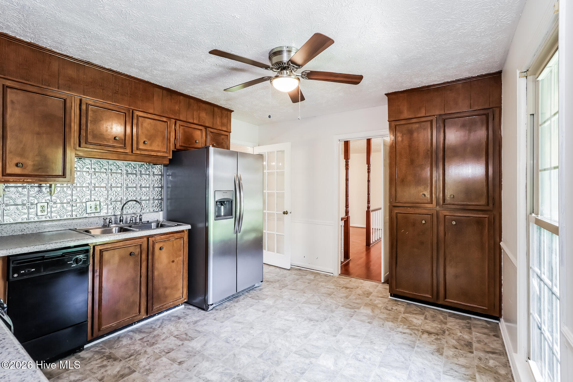 2126 Huron Drive Property Photo 2