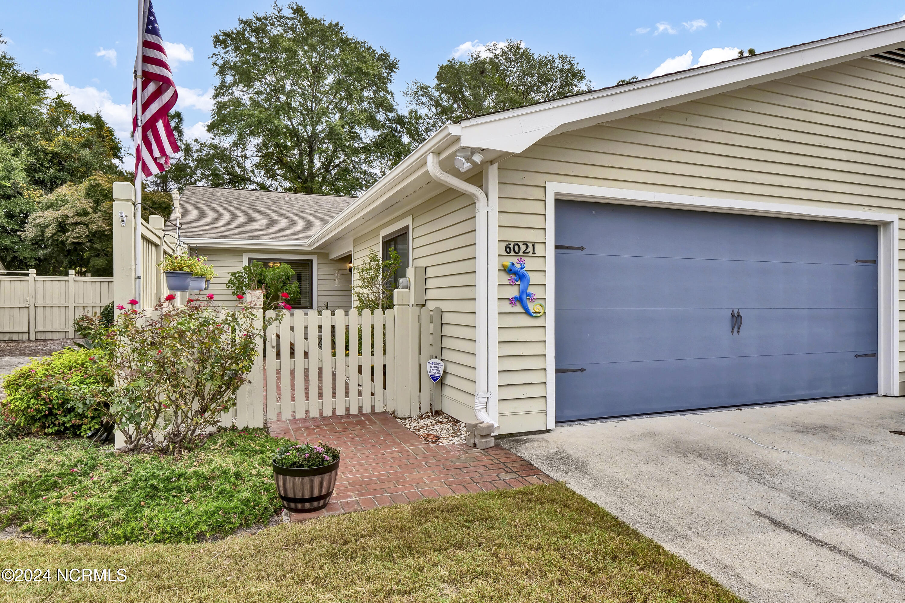 6021 Caddy Circle Property Photo 2