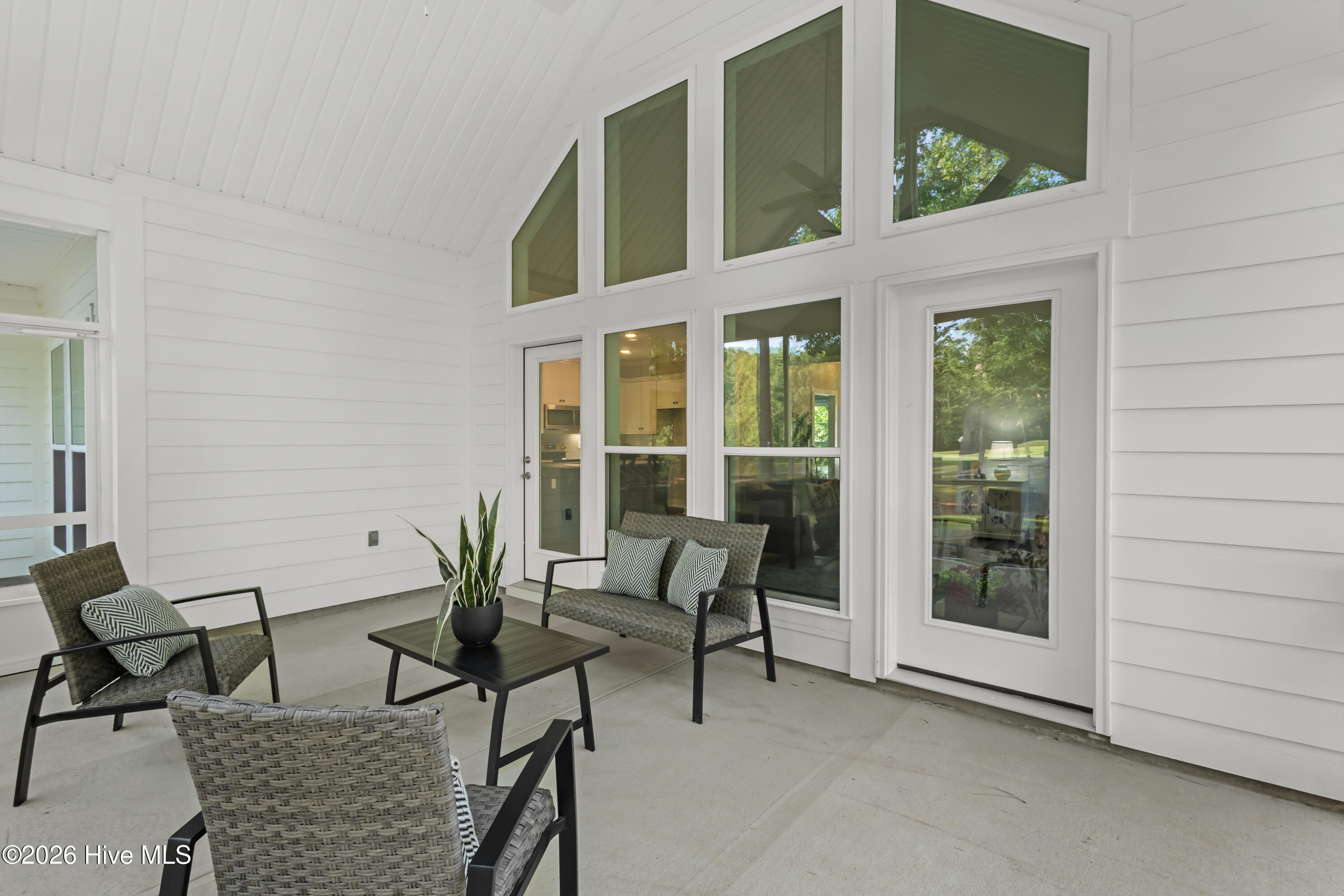 222 Louisa Lane Property Photo 6