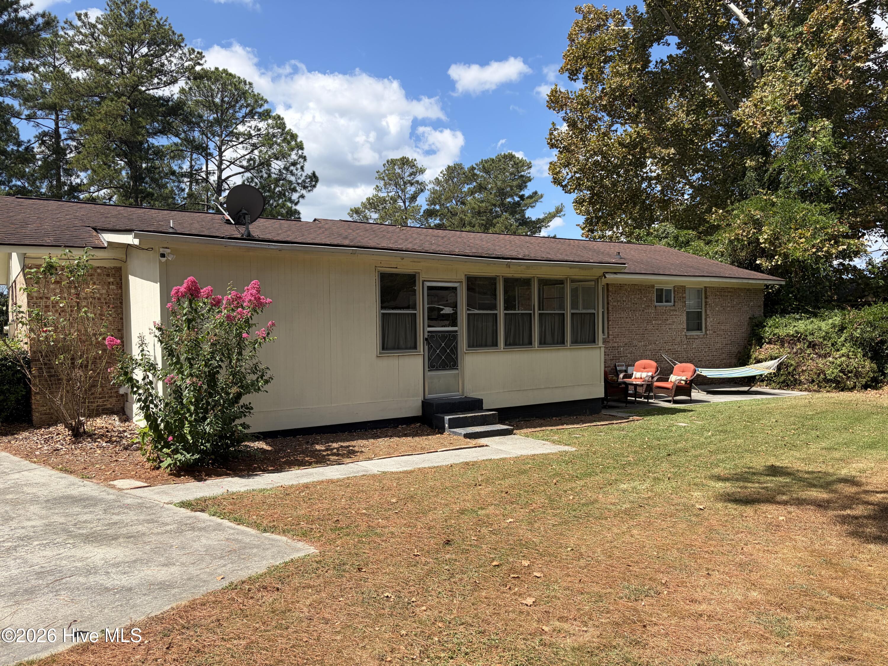 500 Guill Street Property Photo 13