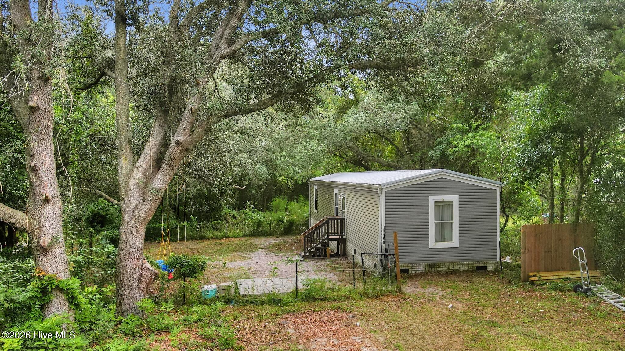 198 Redwood Road Property Photo 15