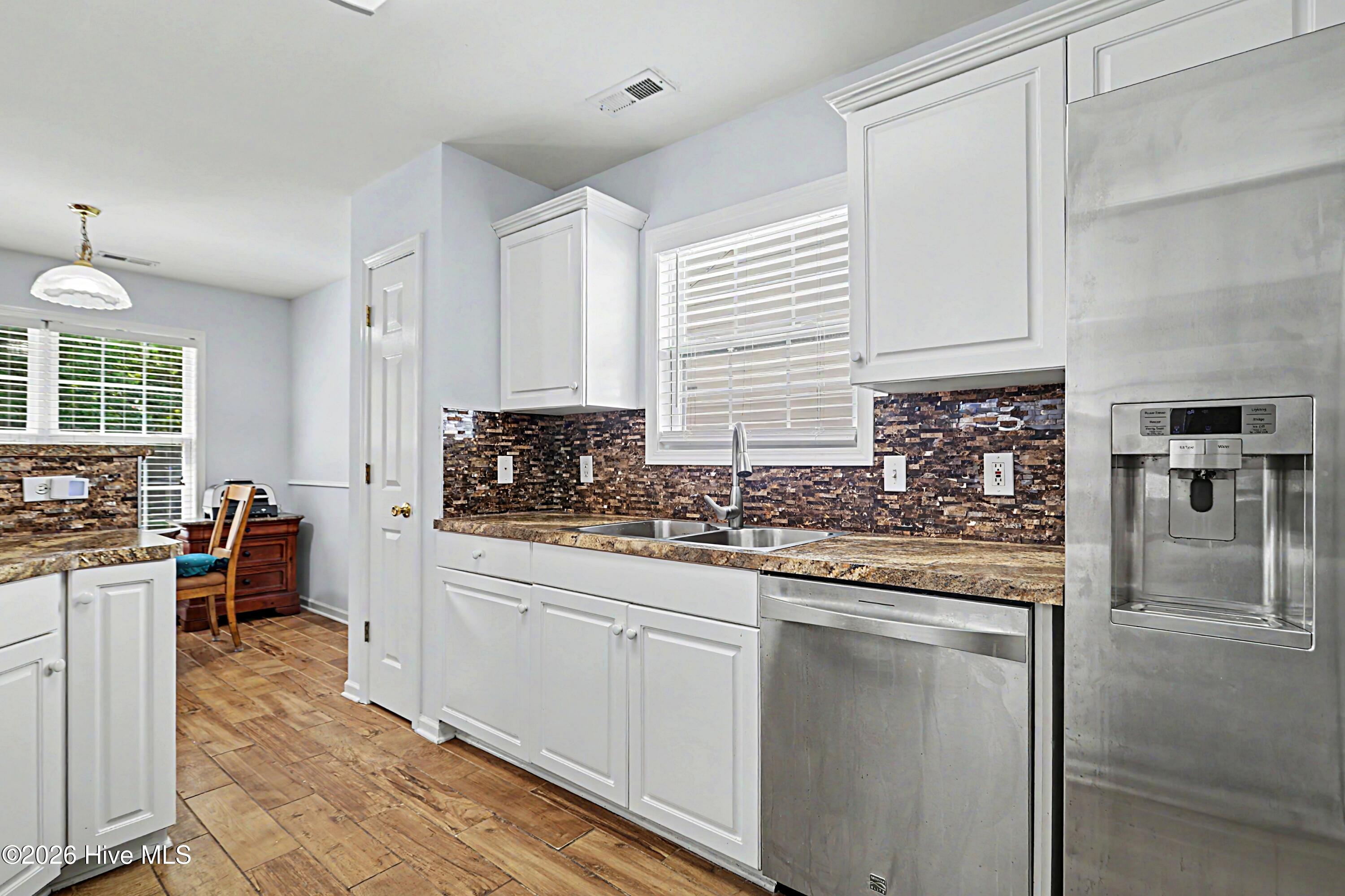 5103 Long Pointe Road Property Photo 9