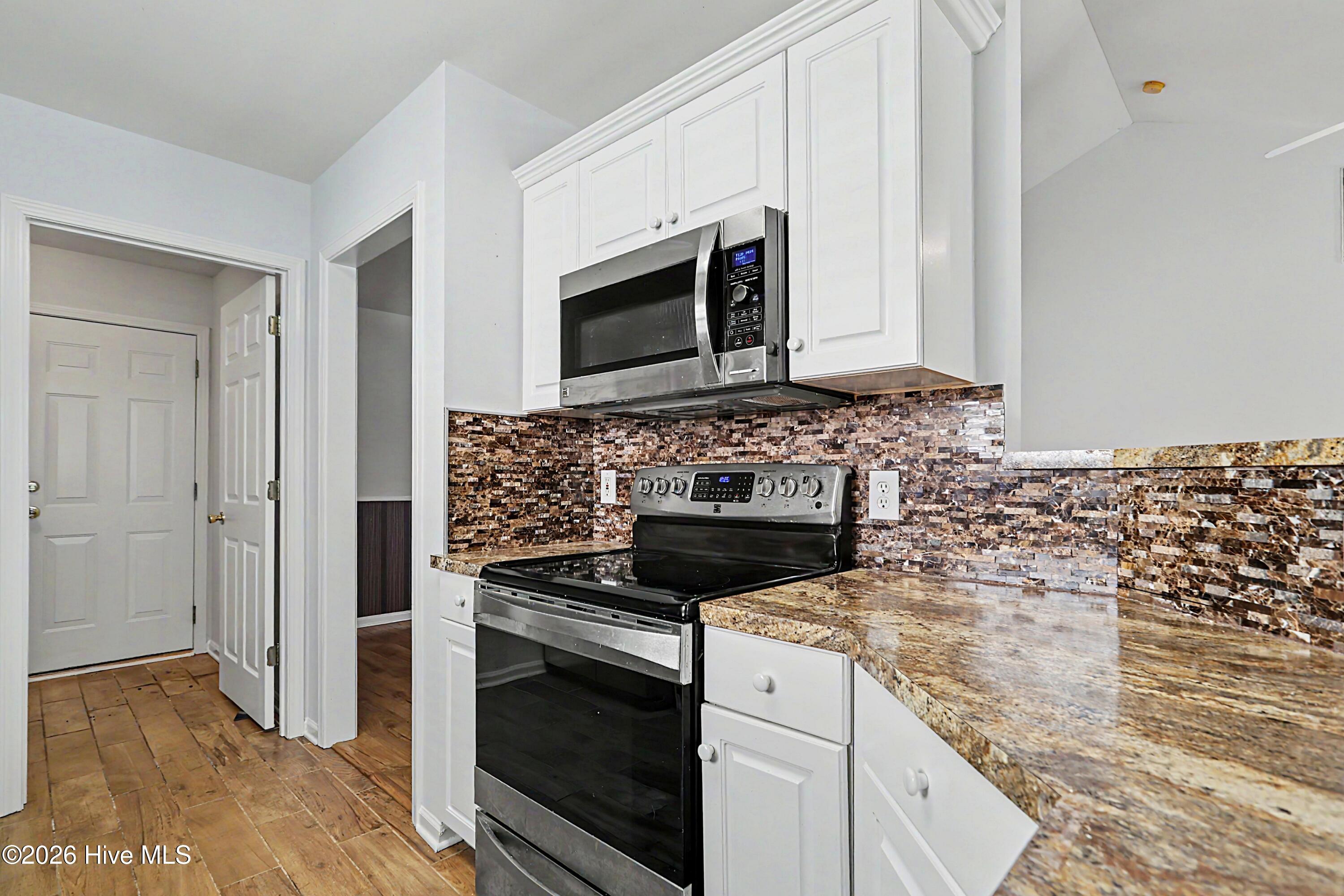 5103 Long Pointe Road Property Photo 12