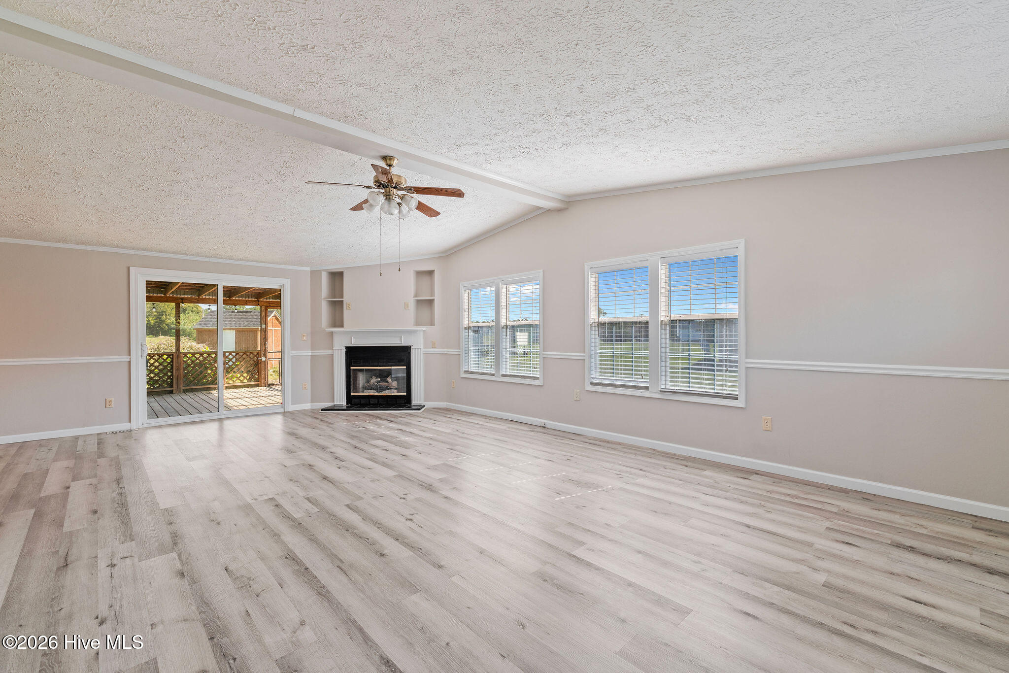 5366 Sterling Drive Property Photo 3