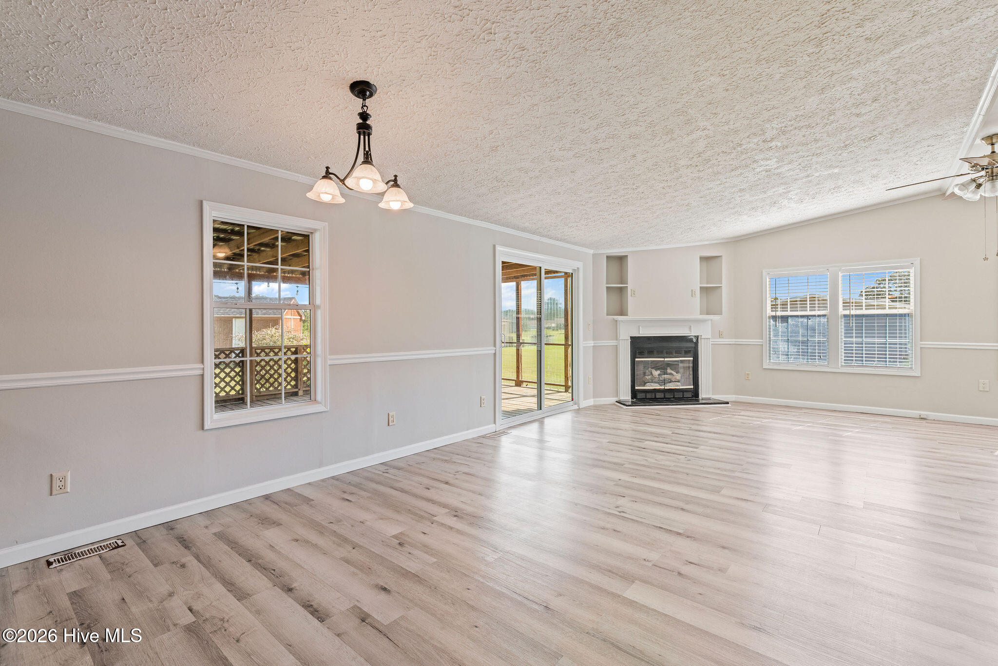 5366 Sterling Drive Property Photo 4