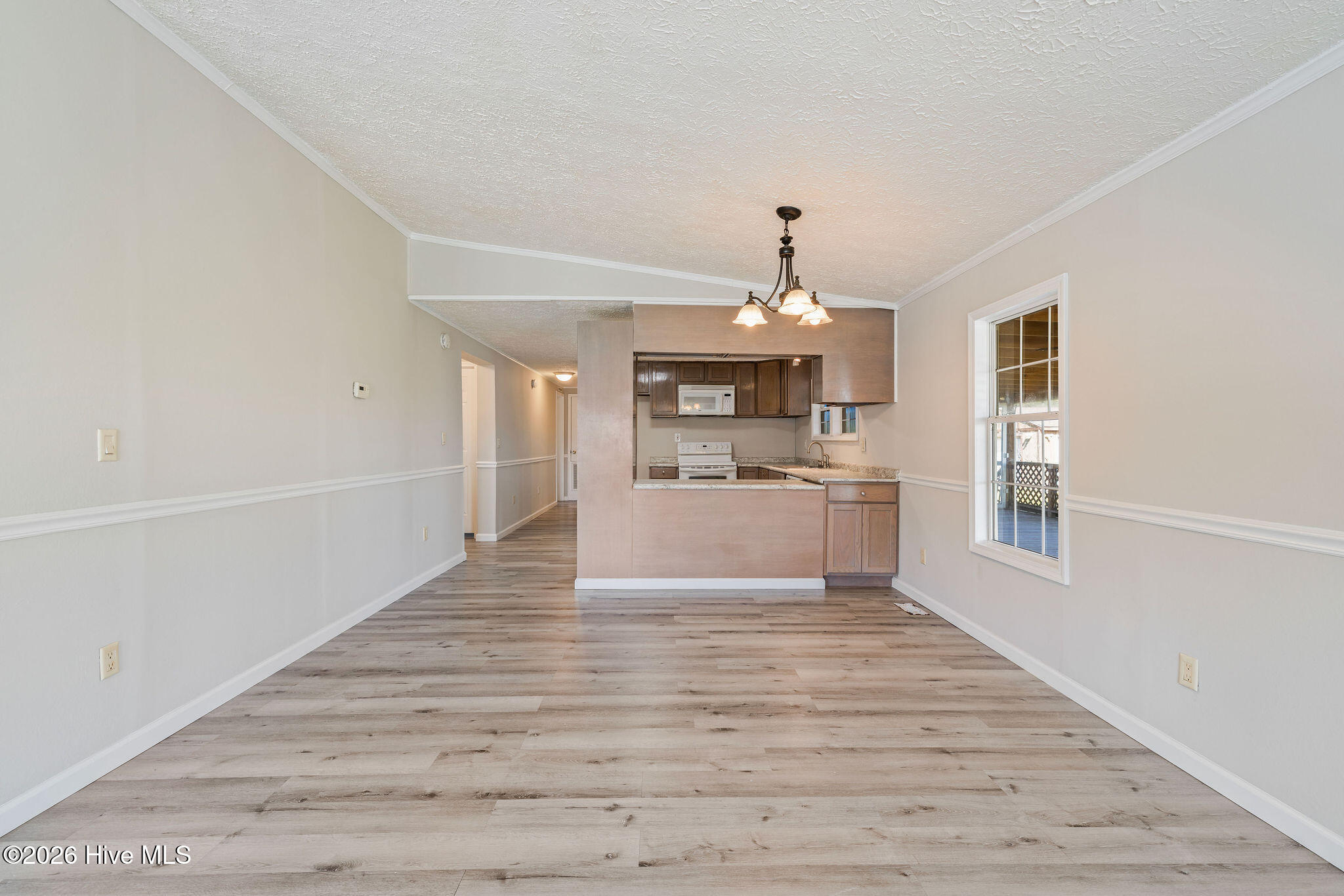 5366 Sterling Drive Property Photo 6