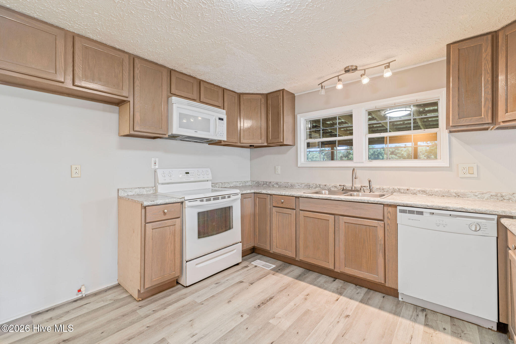 5366 Sterling Drive Property Photo 8