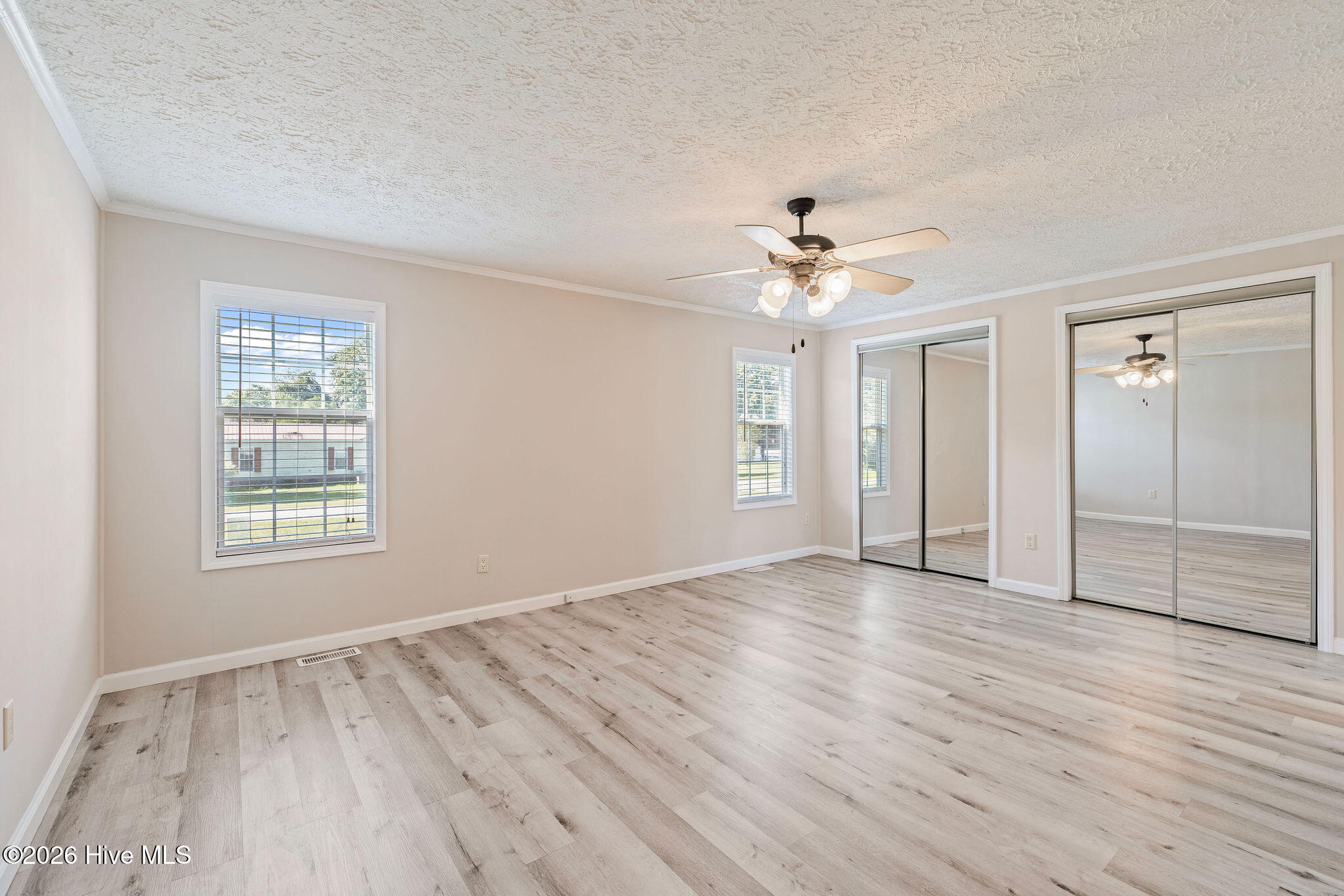 5366 Sterling Drive Property Photo 9