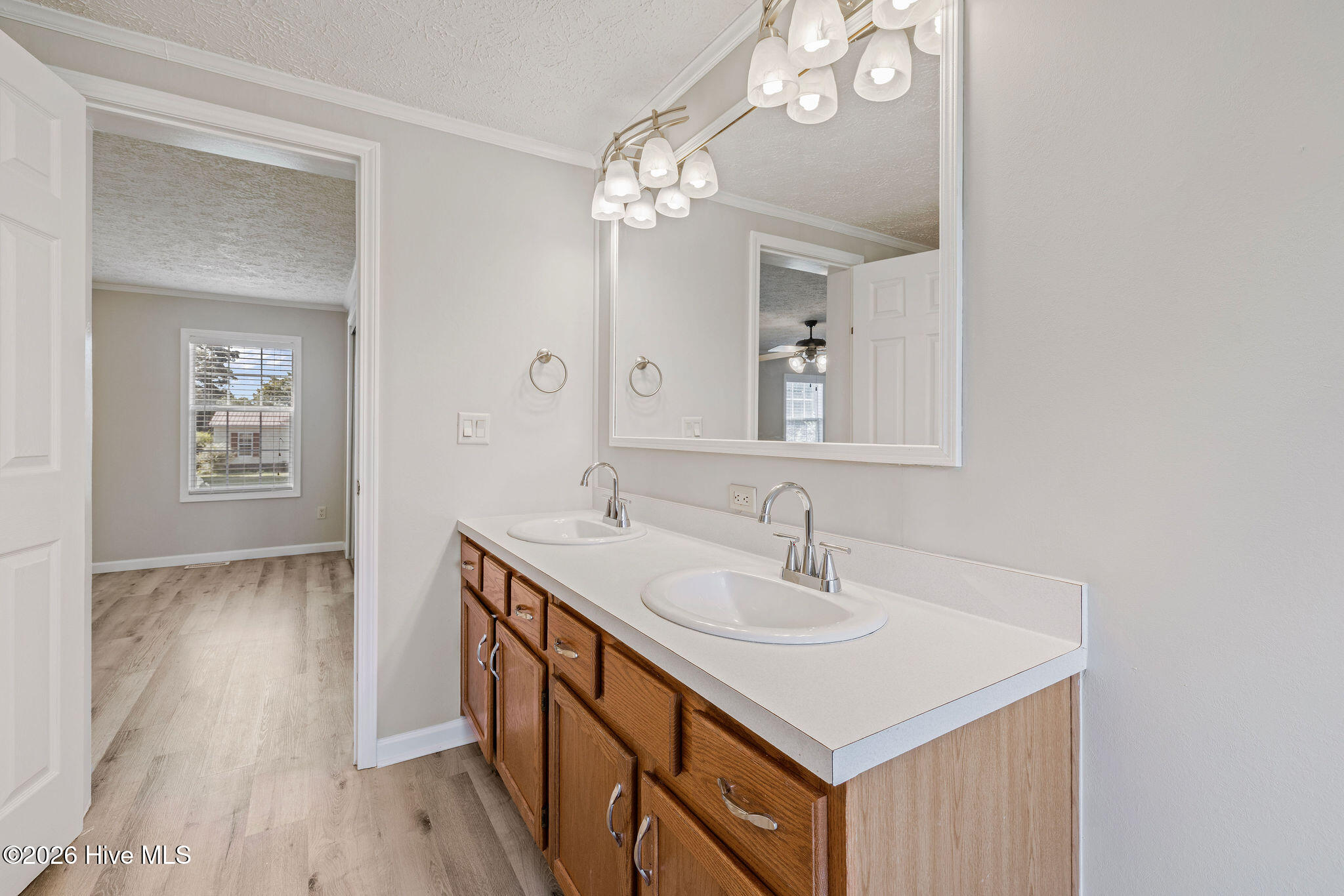 5366 Sterling Drive Property Photo 10