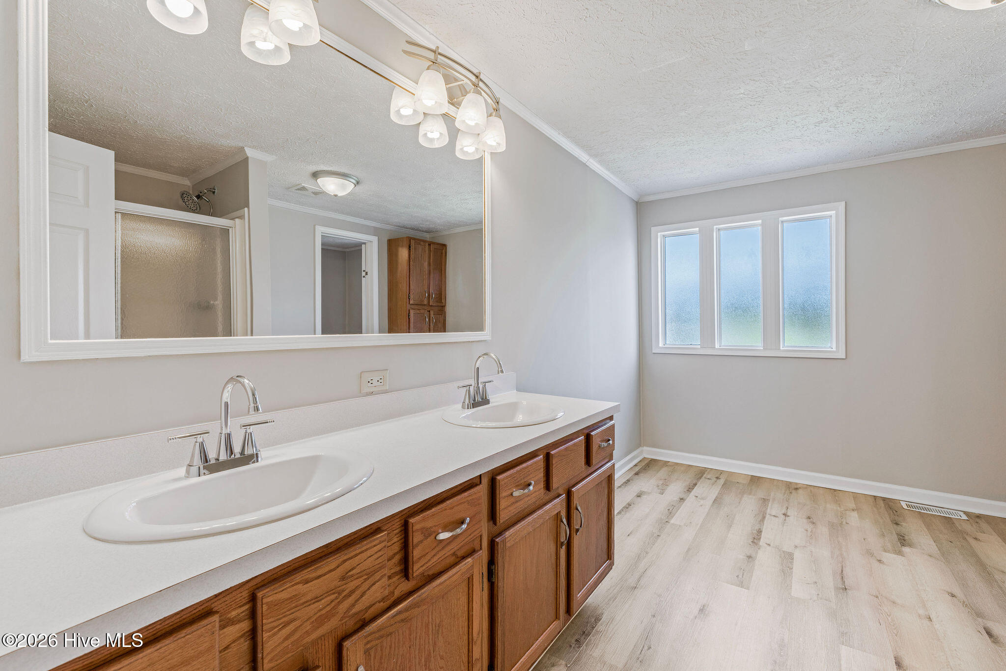 5366 Sterling Drive Property Photo 11