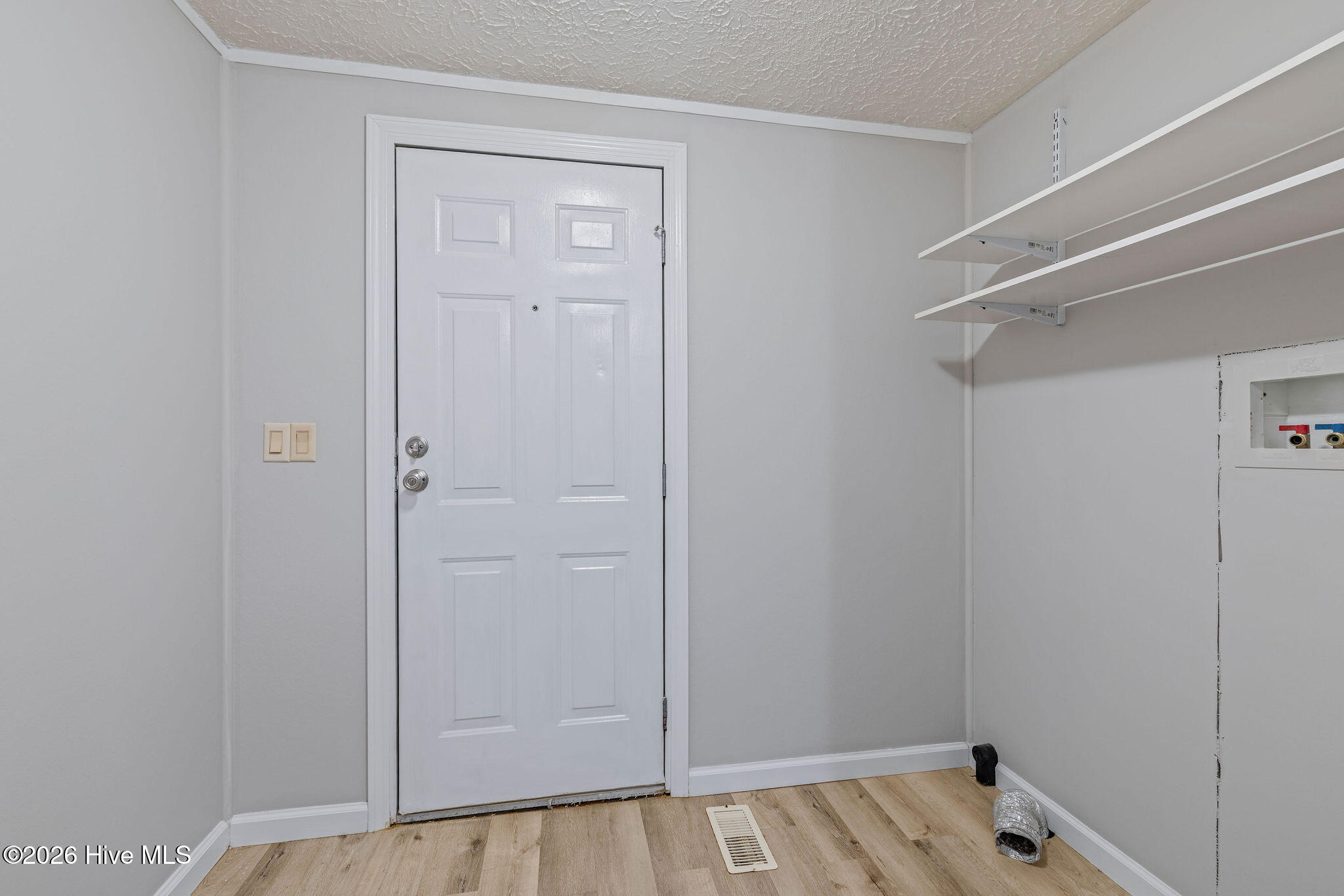 5366 Sterling Drive Property Photo 15