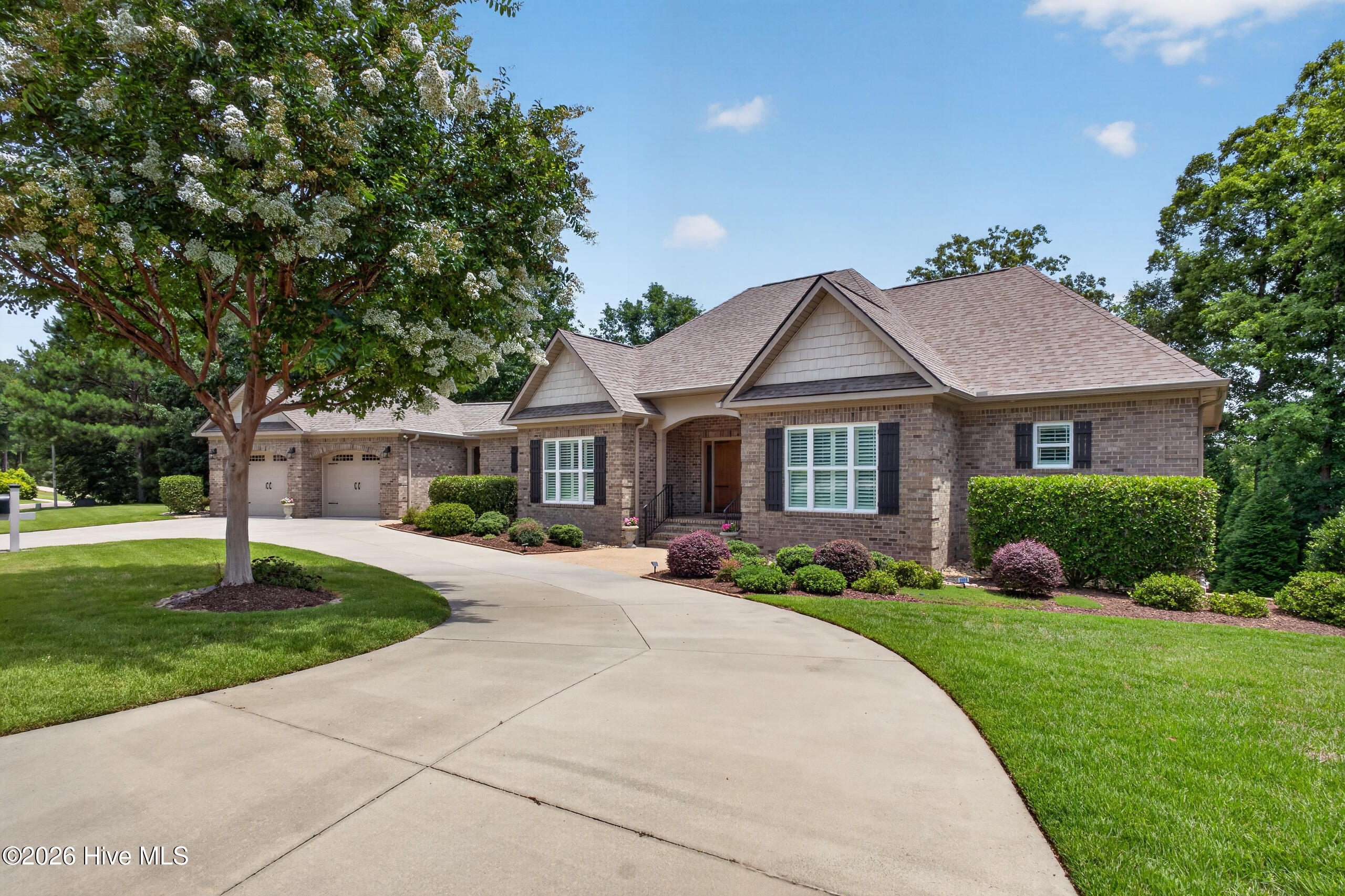 156 Quiet Oak Court Property Photo 4