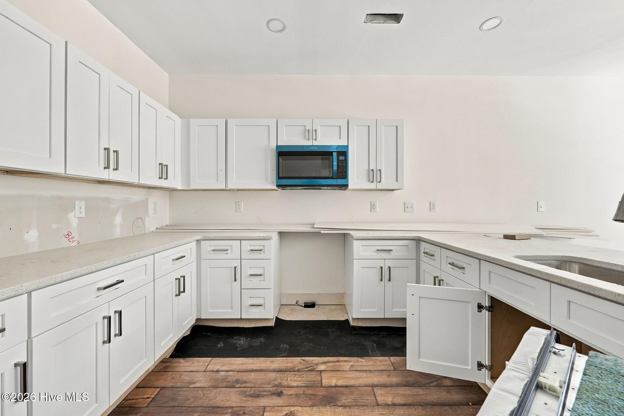 101 Hillside Drive Property Photo 3