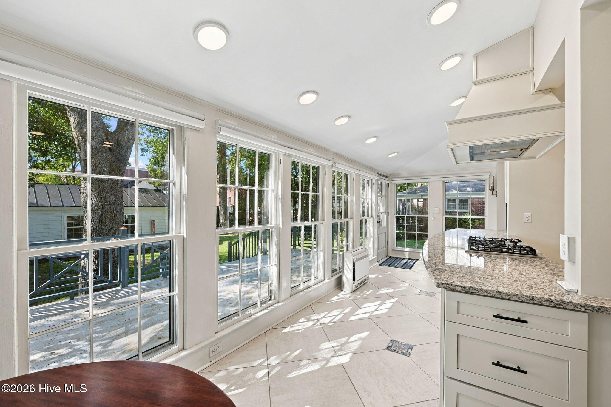 609 New Street Property Photo 17