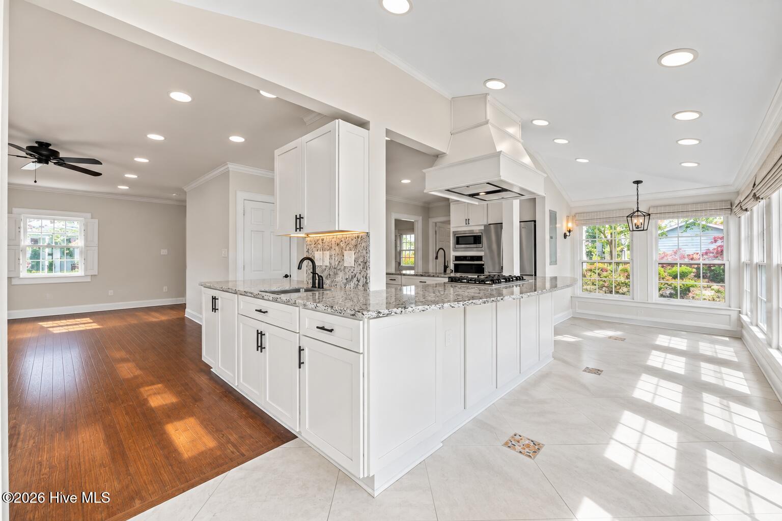 609 New Street Property Photo 20