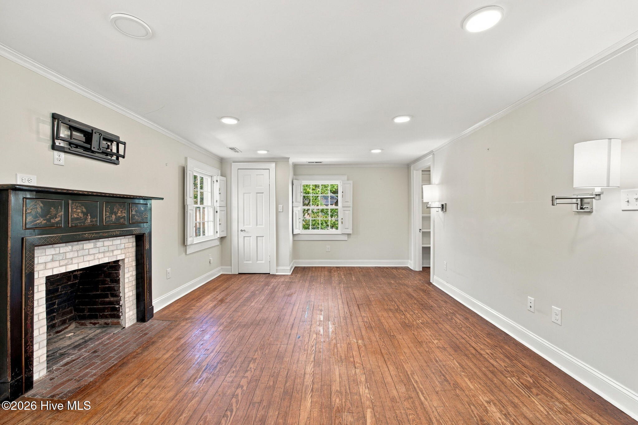 609 New Street Property Photo 29