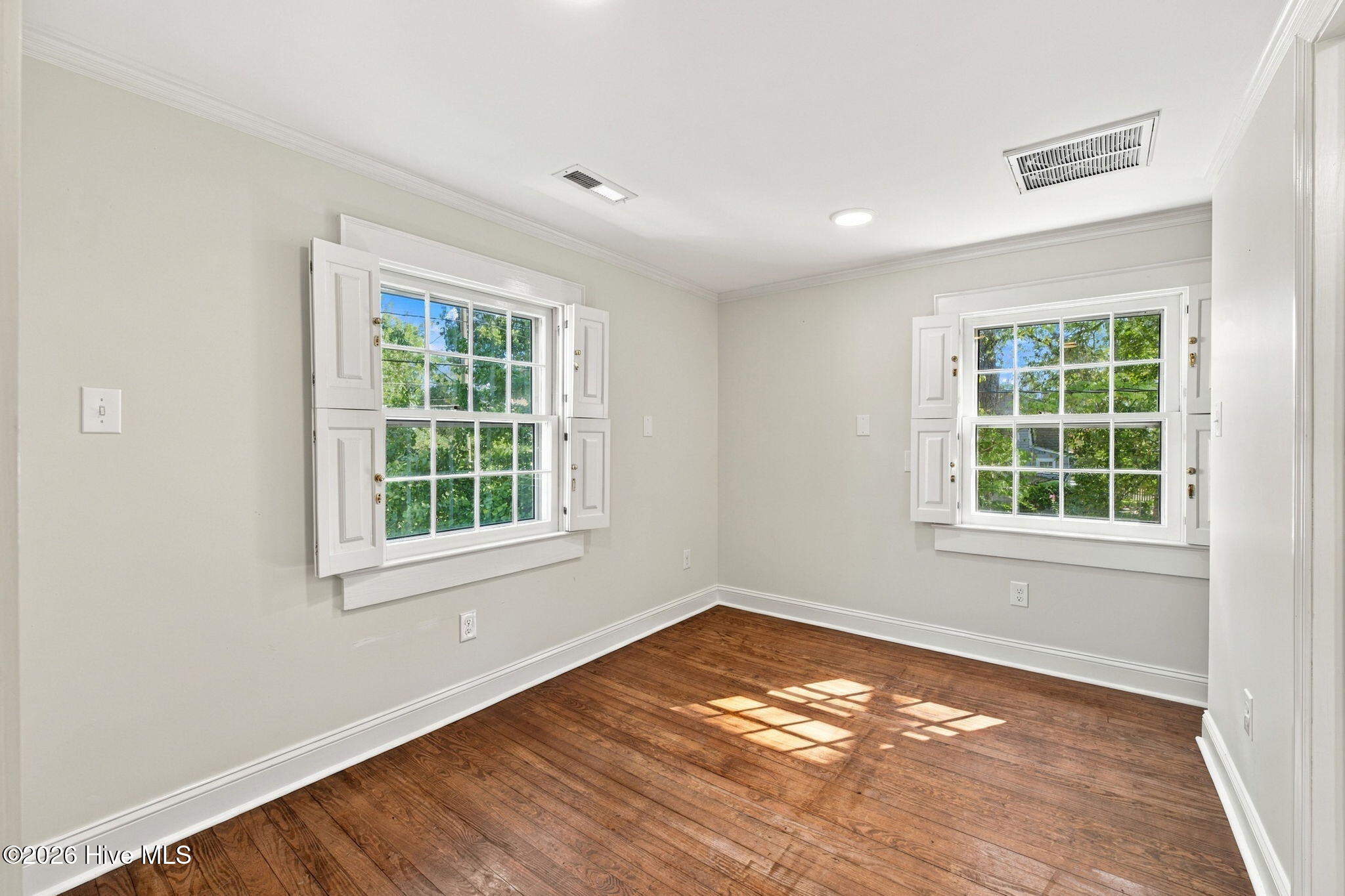 609 New Street Property Photo 35