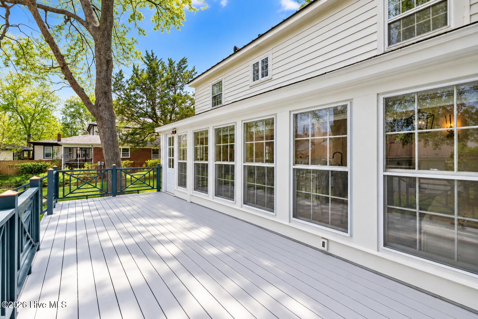 609 New Street Property Photo 36