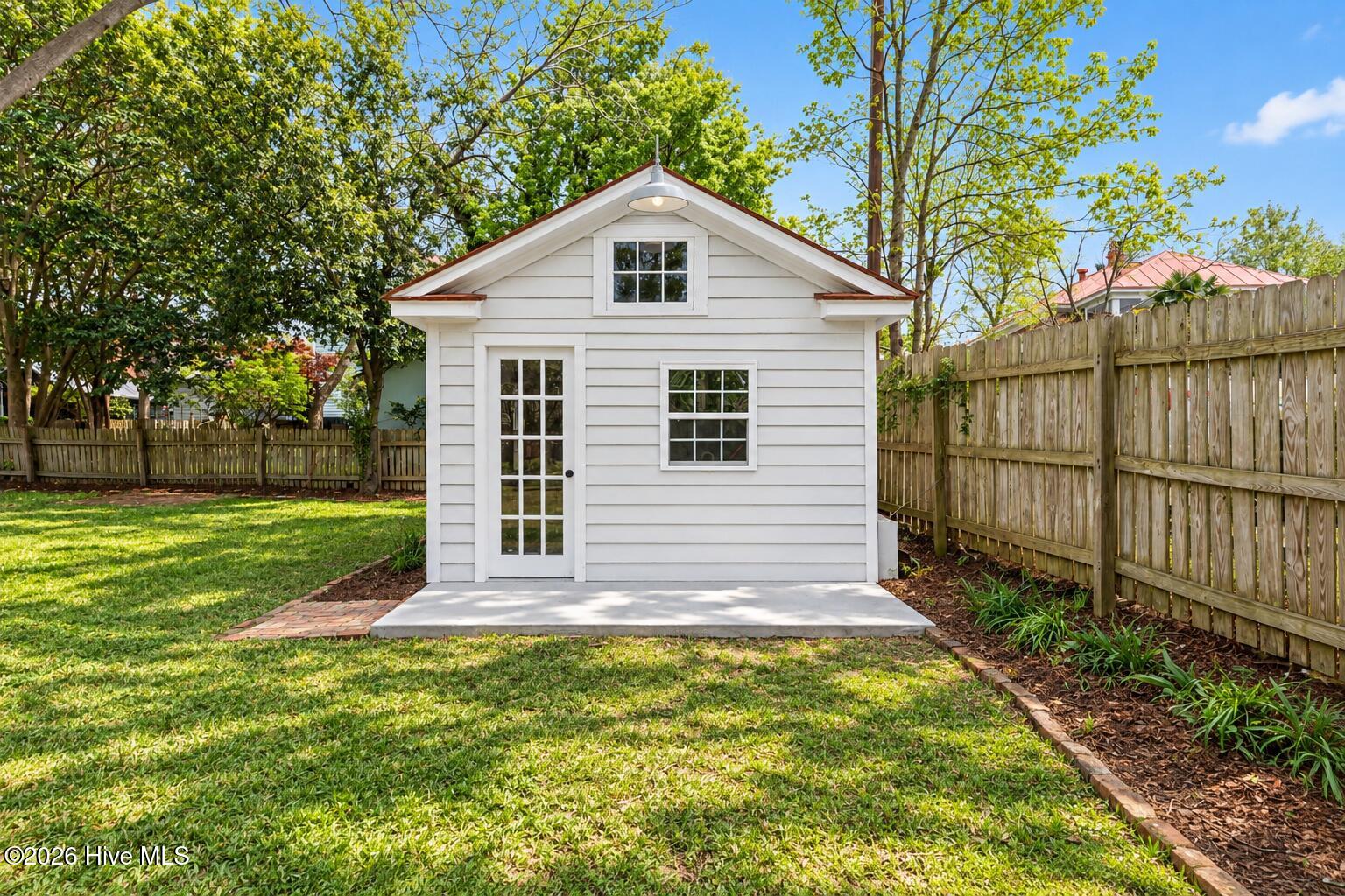609 New Street Property Photo 39