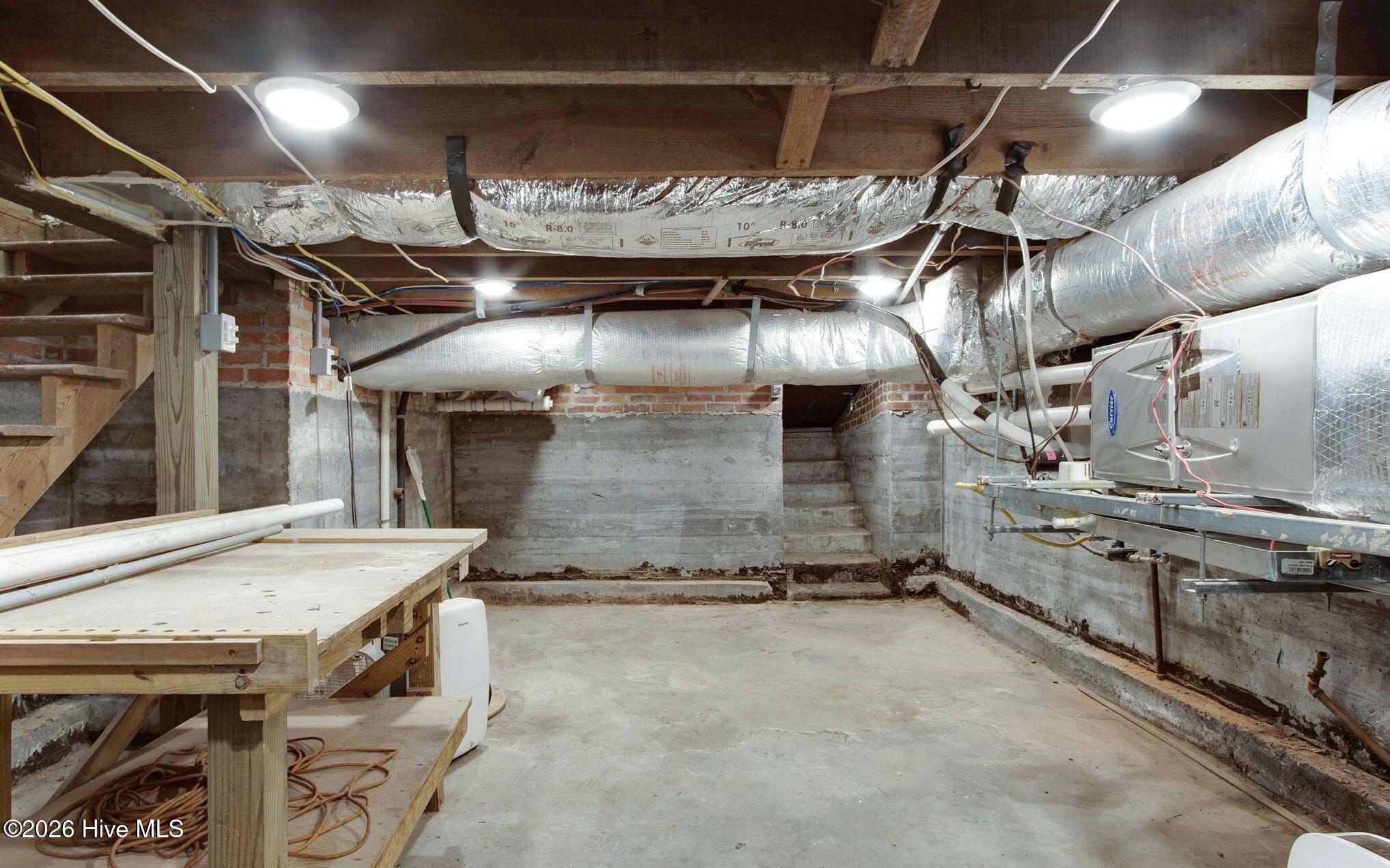 609 New Street Property Photo 40
