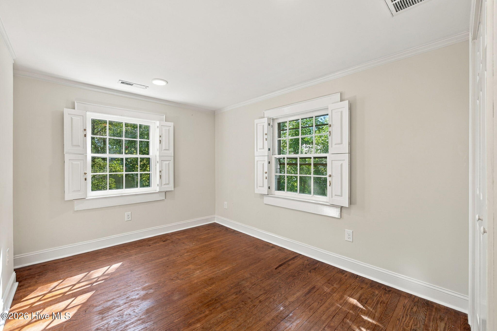 609 New Street Property Photo 44