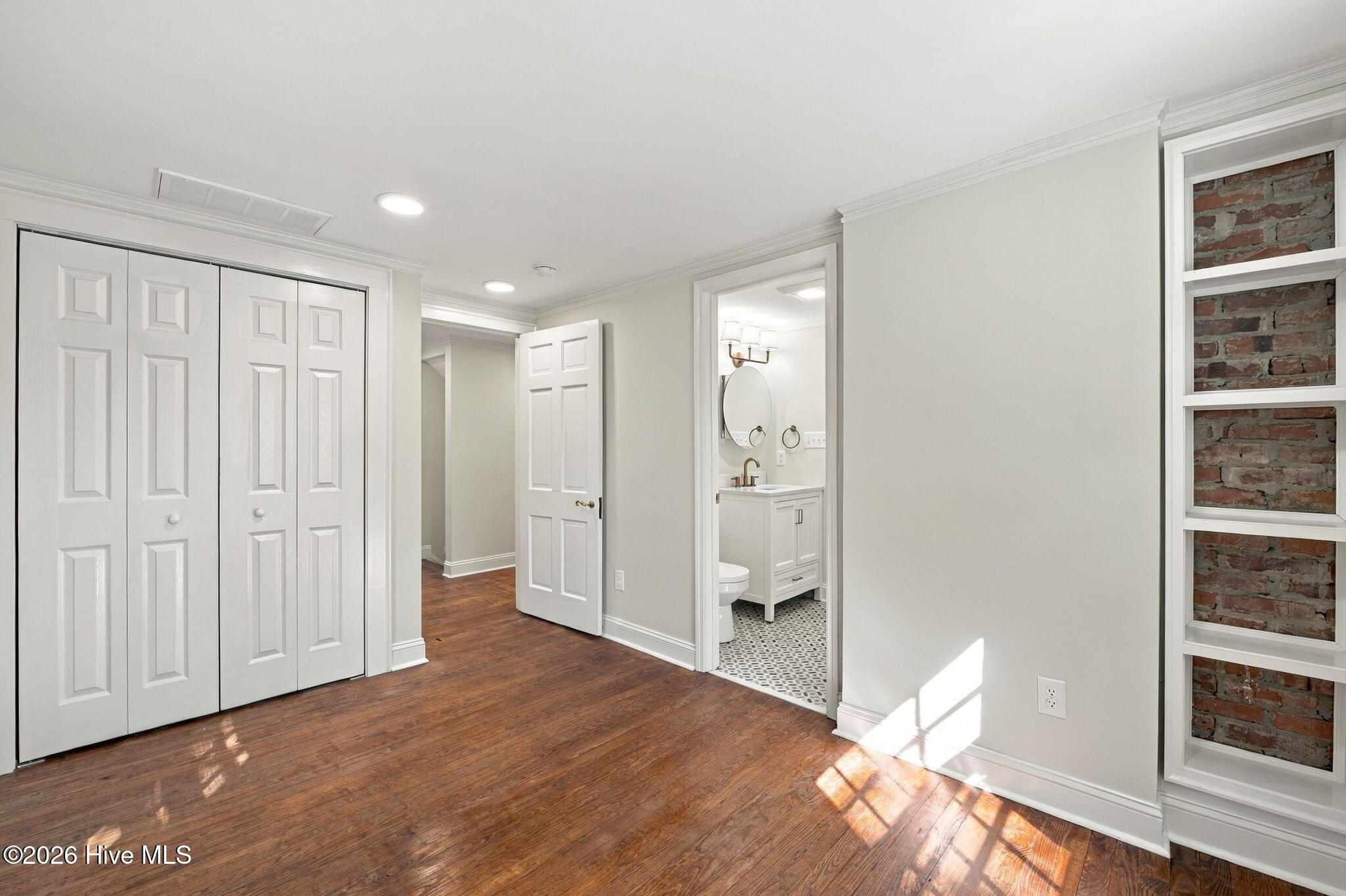 609 New Street Property Photo 45