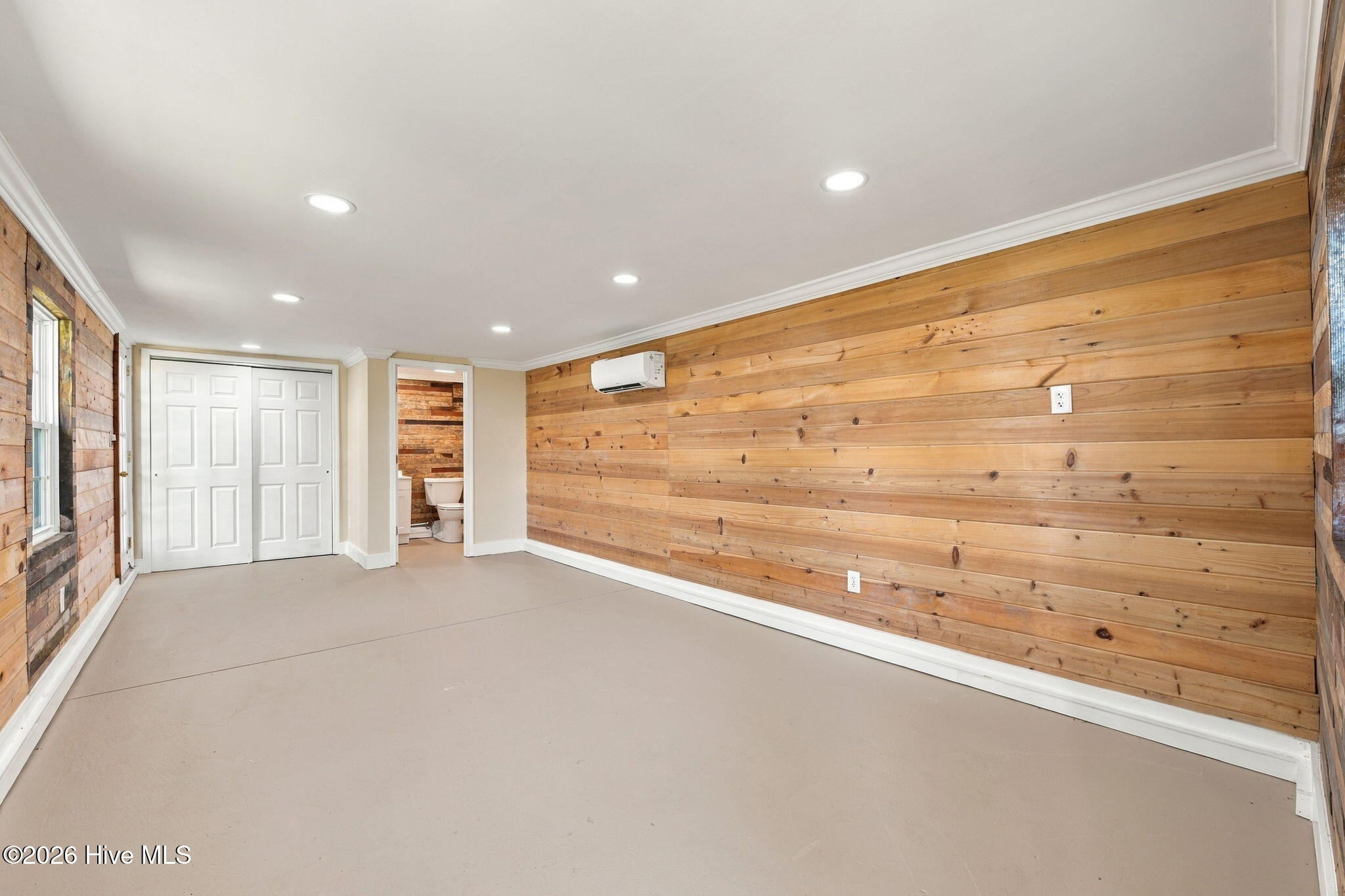 609 New Street Property Photo 46