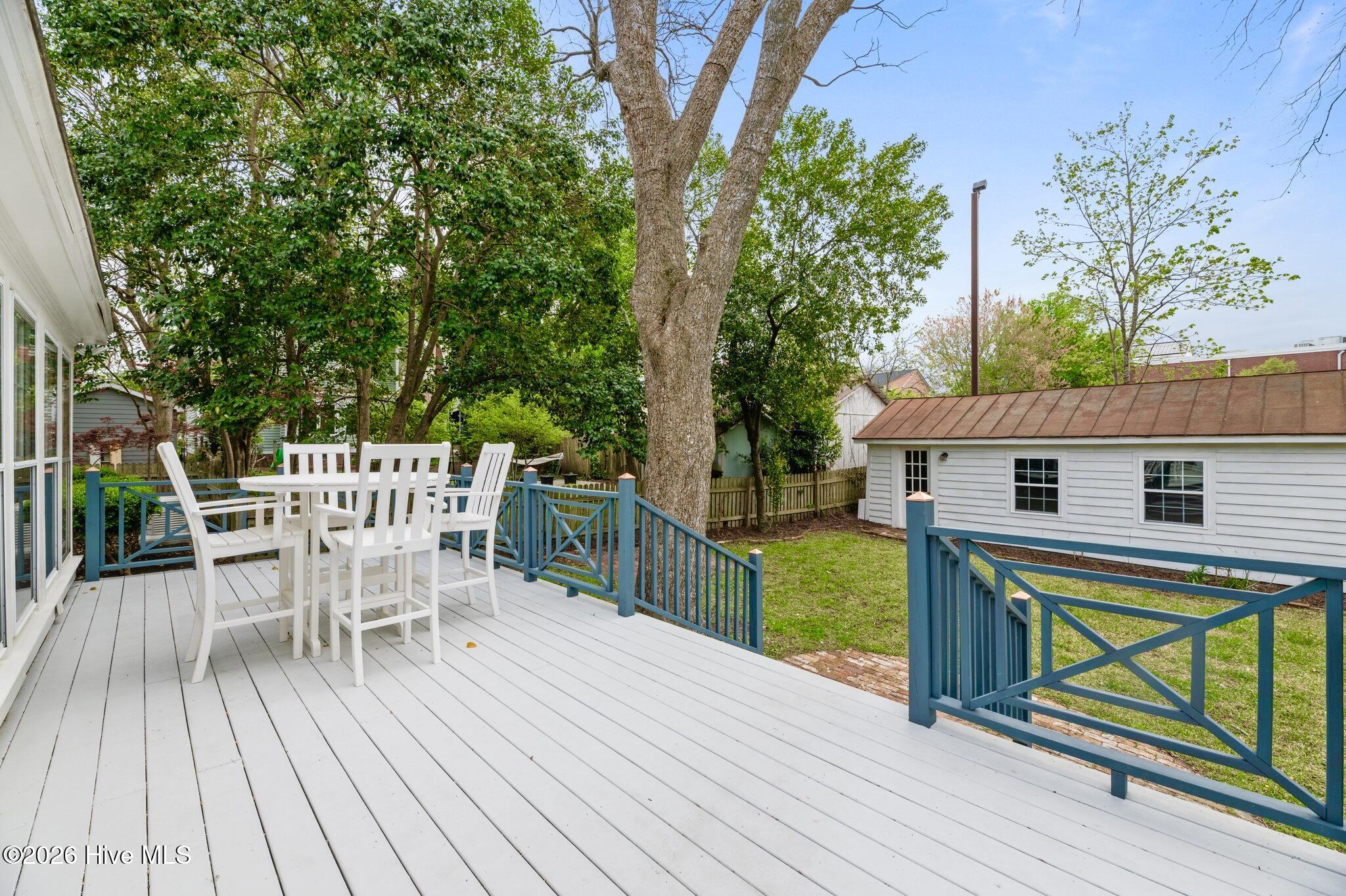 609 New Street Property Photo 51