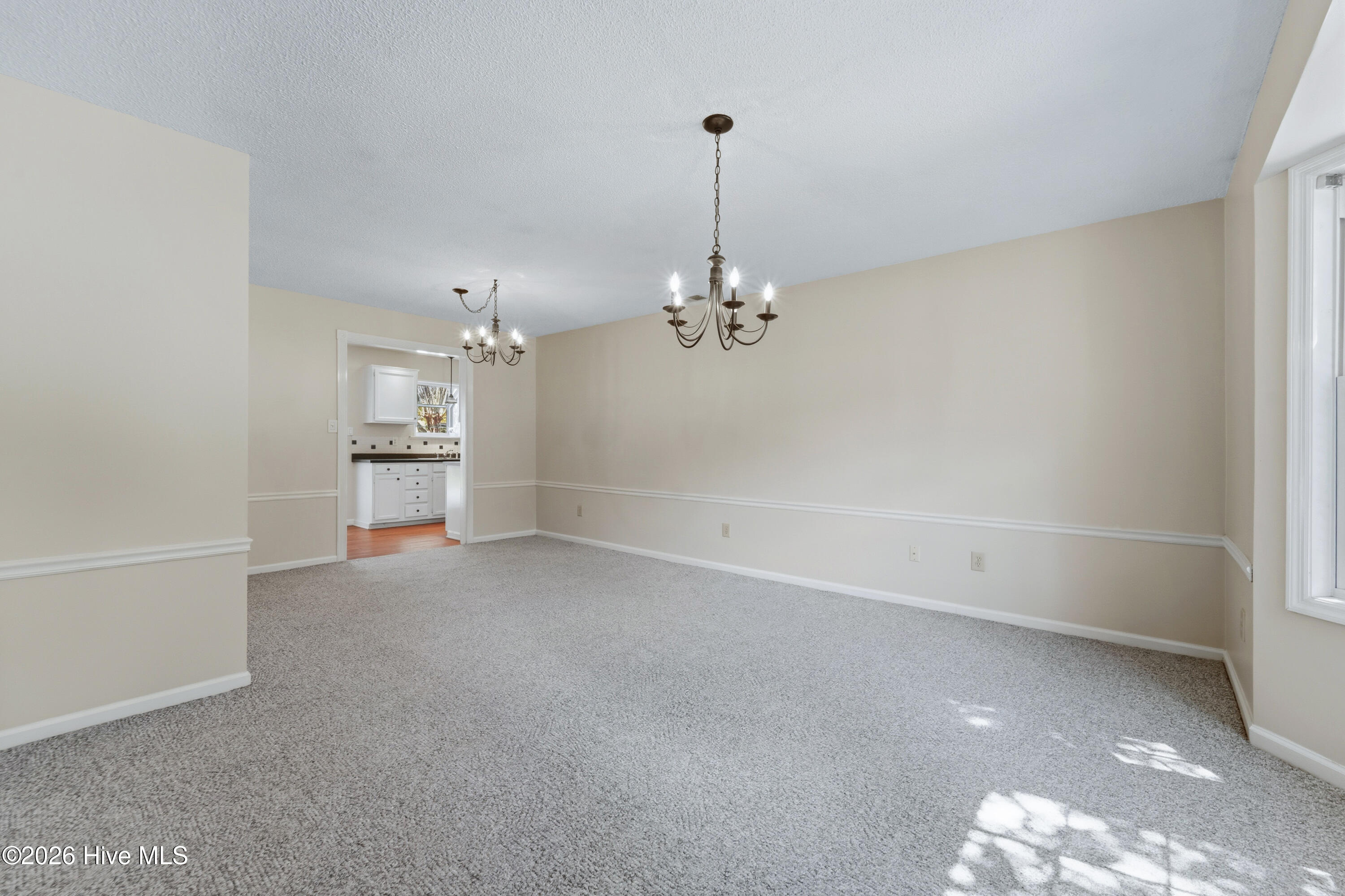 119 E Ivybridge Drive Property Photo 3