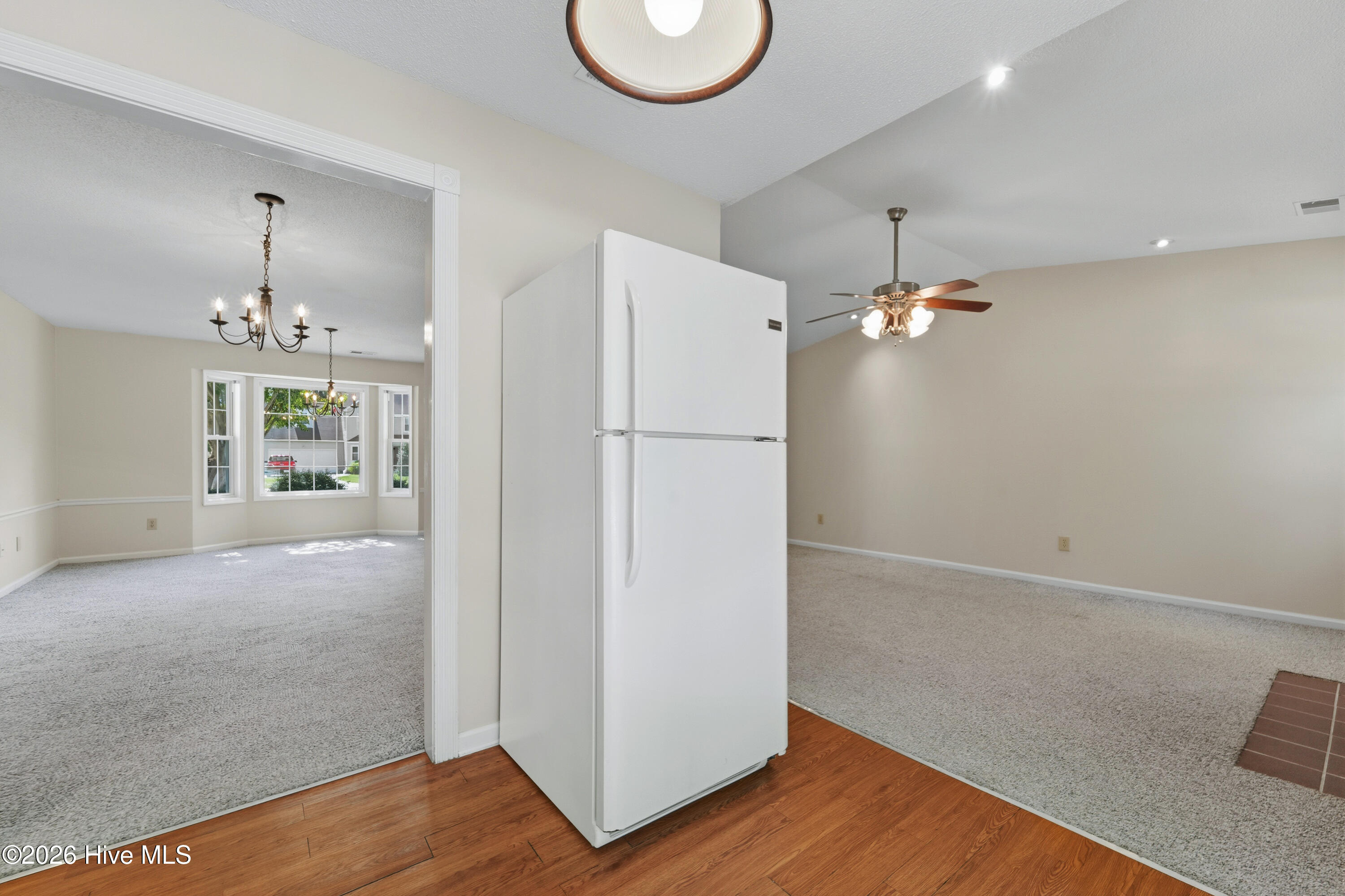119 E Ivybridge Drive Property Photo 9