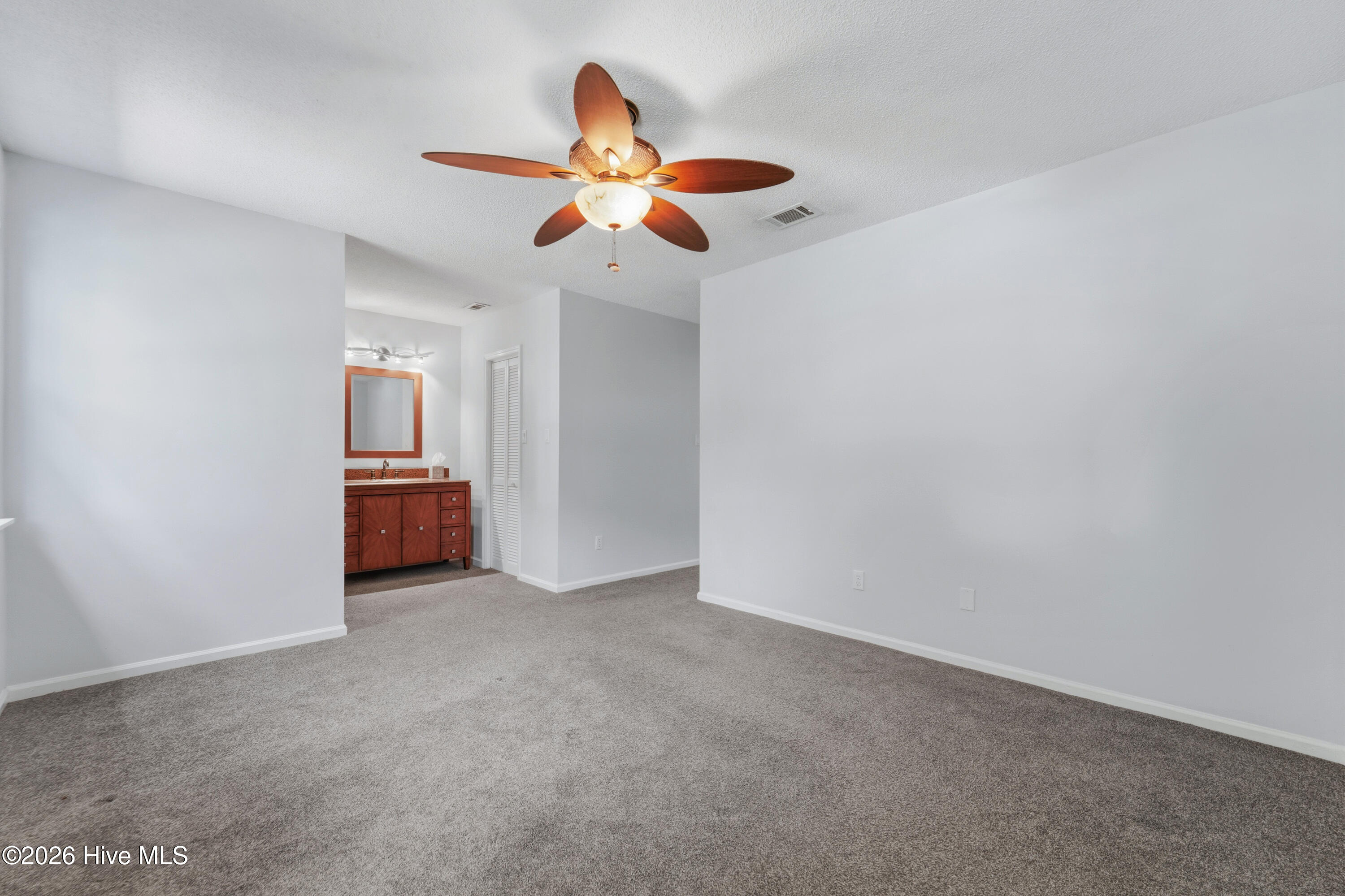 119 E Ivybridge Drive Property Photo 14