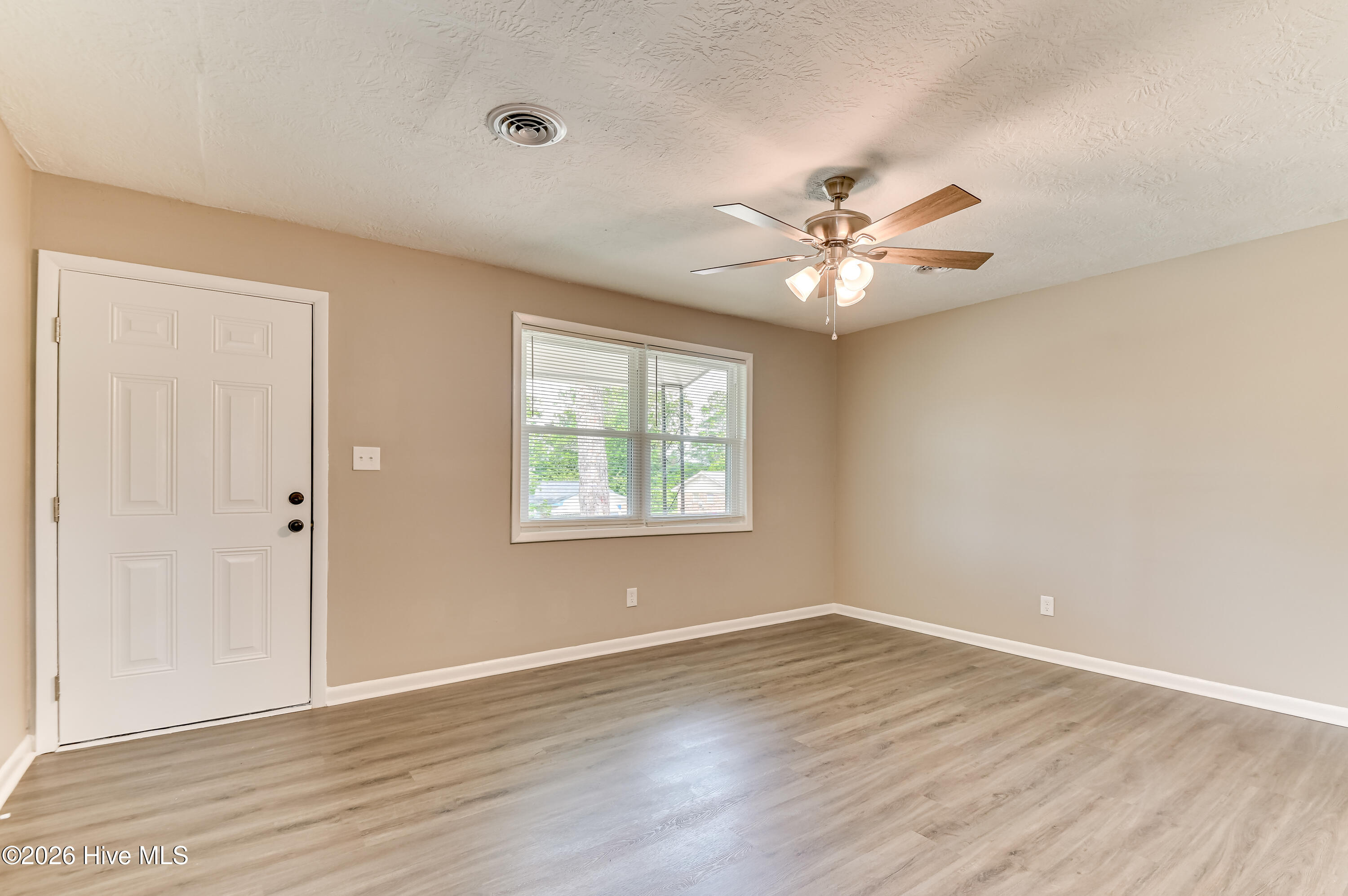 2328 Prague Court Property Photo 6