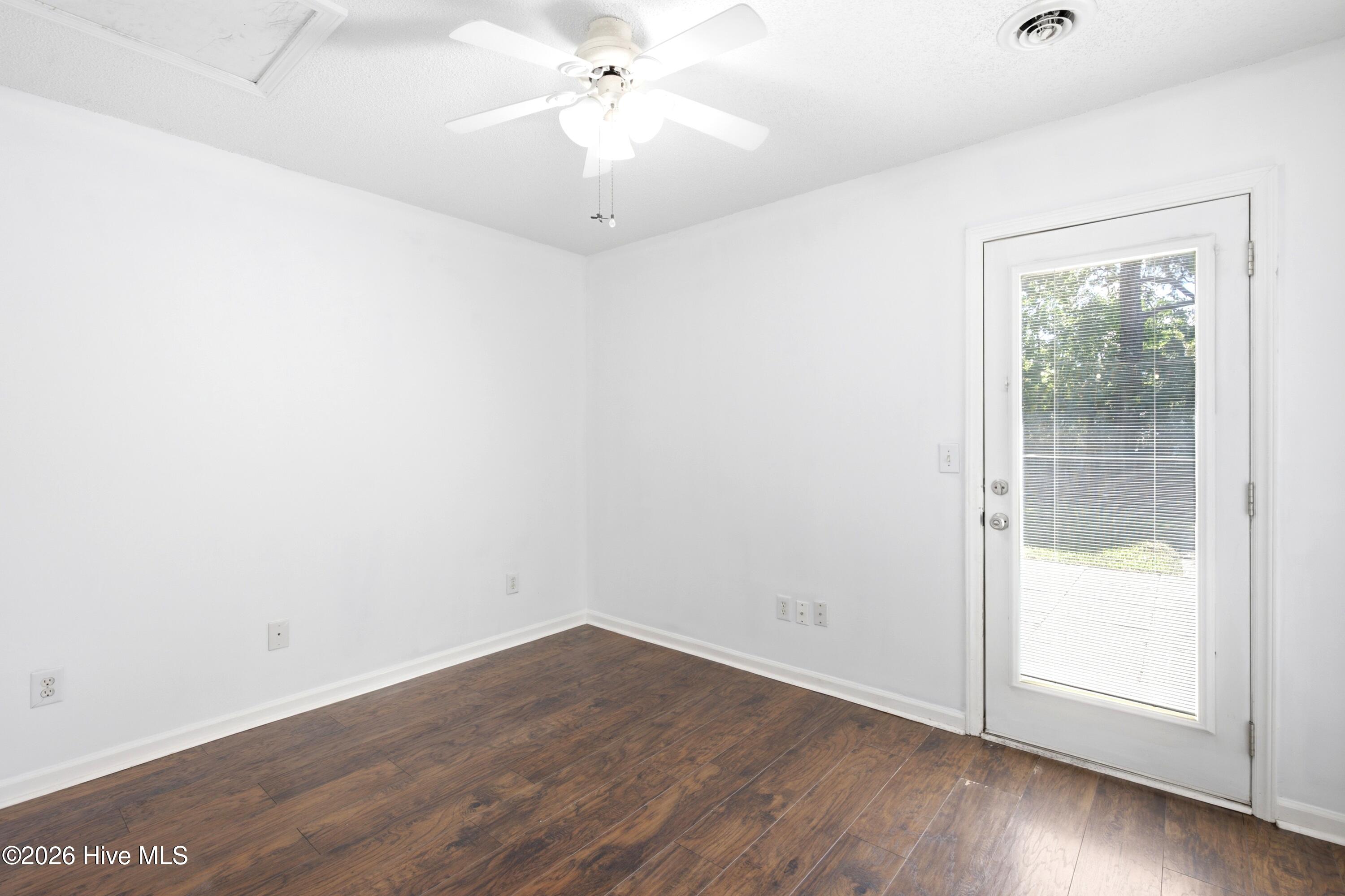 2404 Sapling Circle Property Photo 27