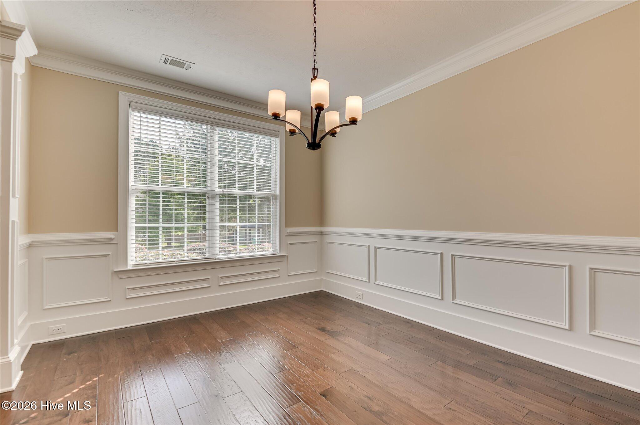 7066 Wethersfield Drive Property Photo 3