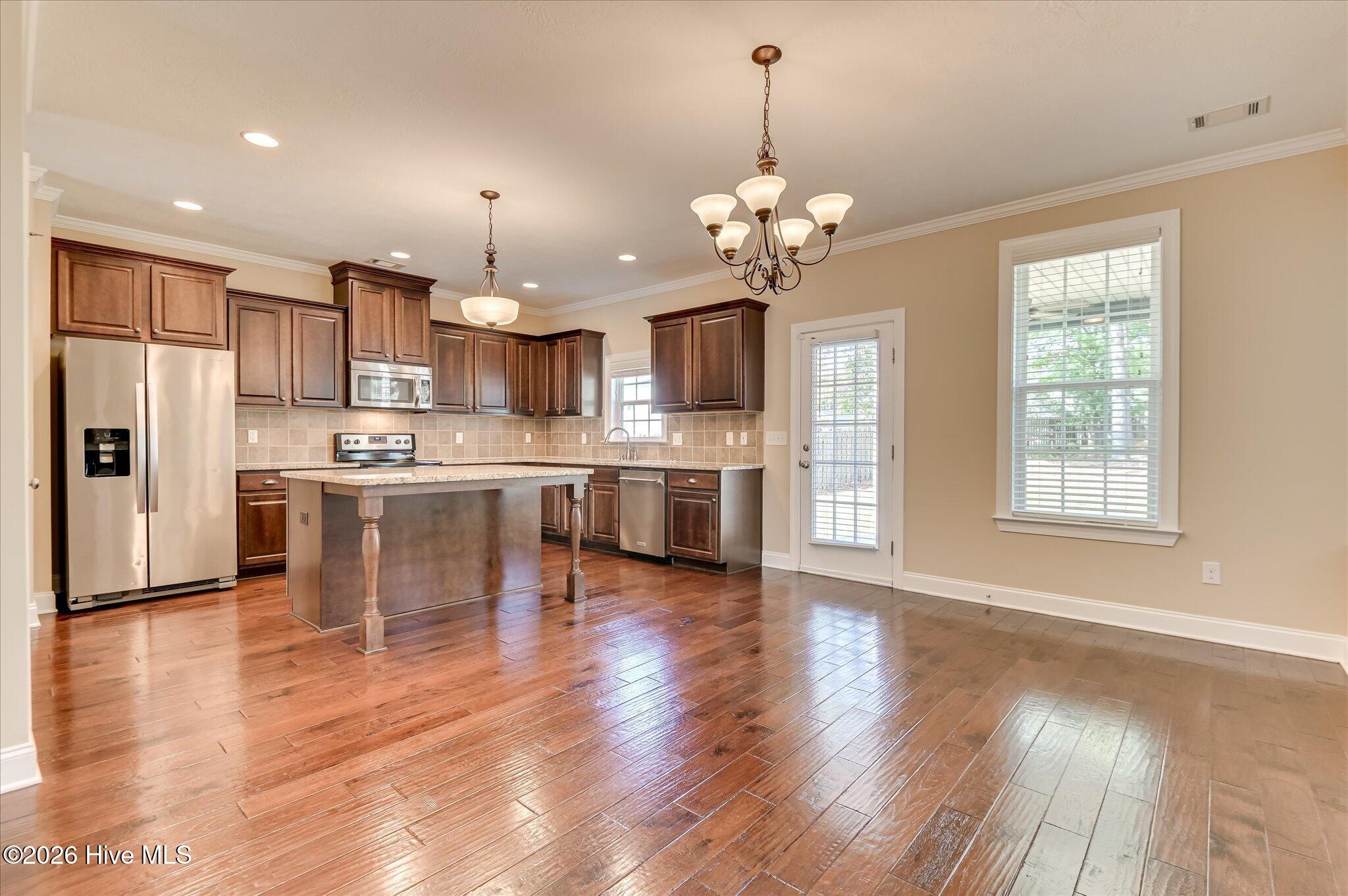7066 Wethersfield Drive Property Photo 12