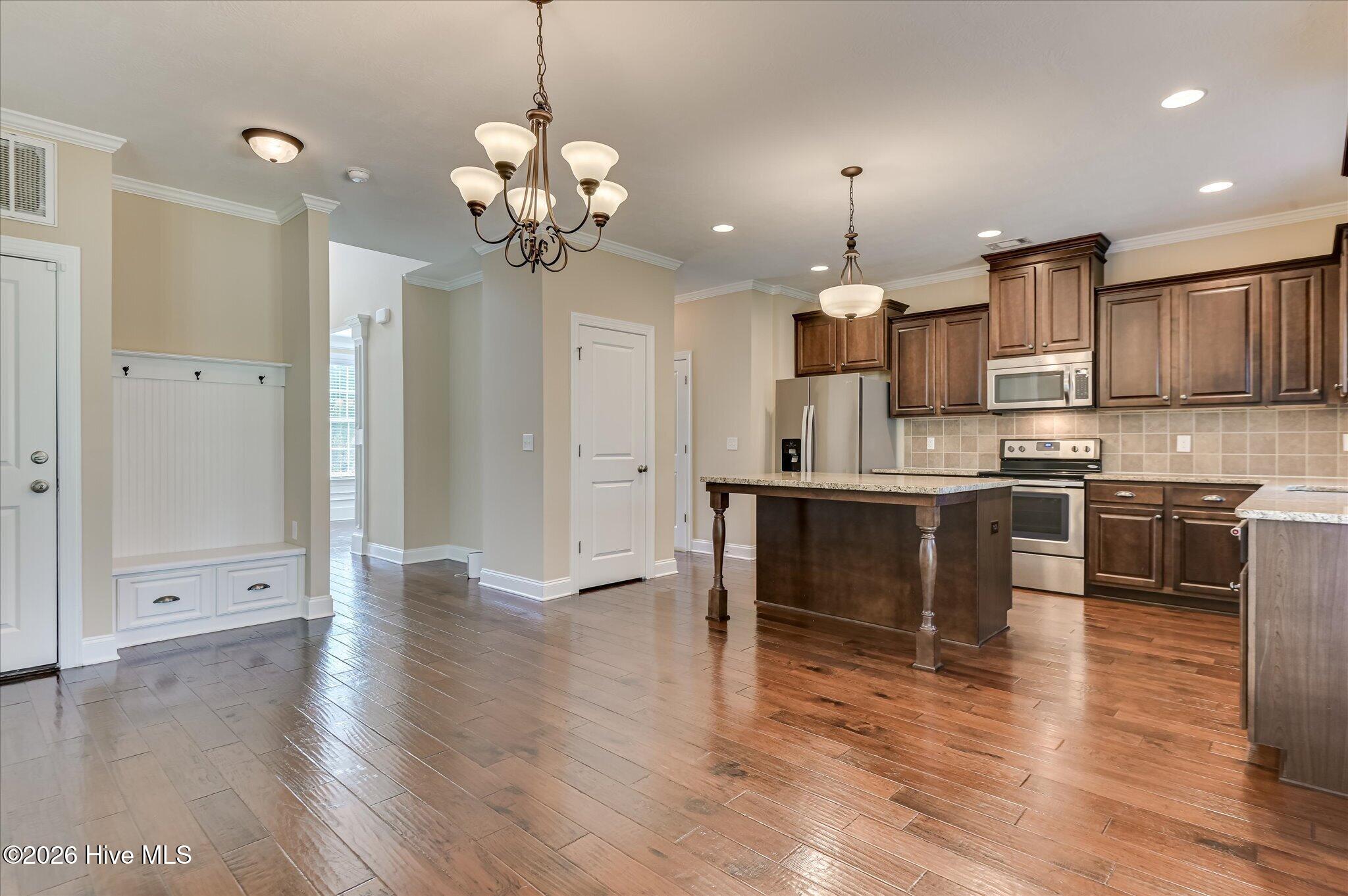 7066 Wethersfield Drive Property Photo 13