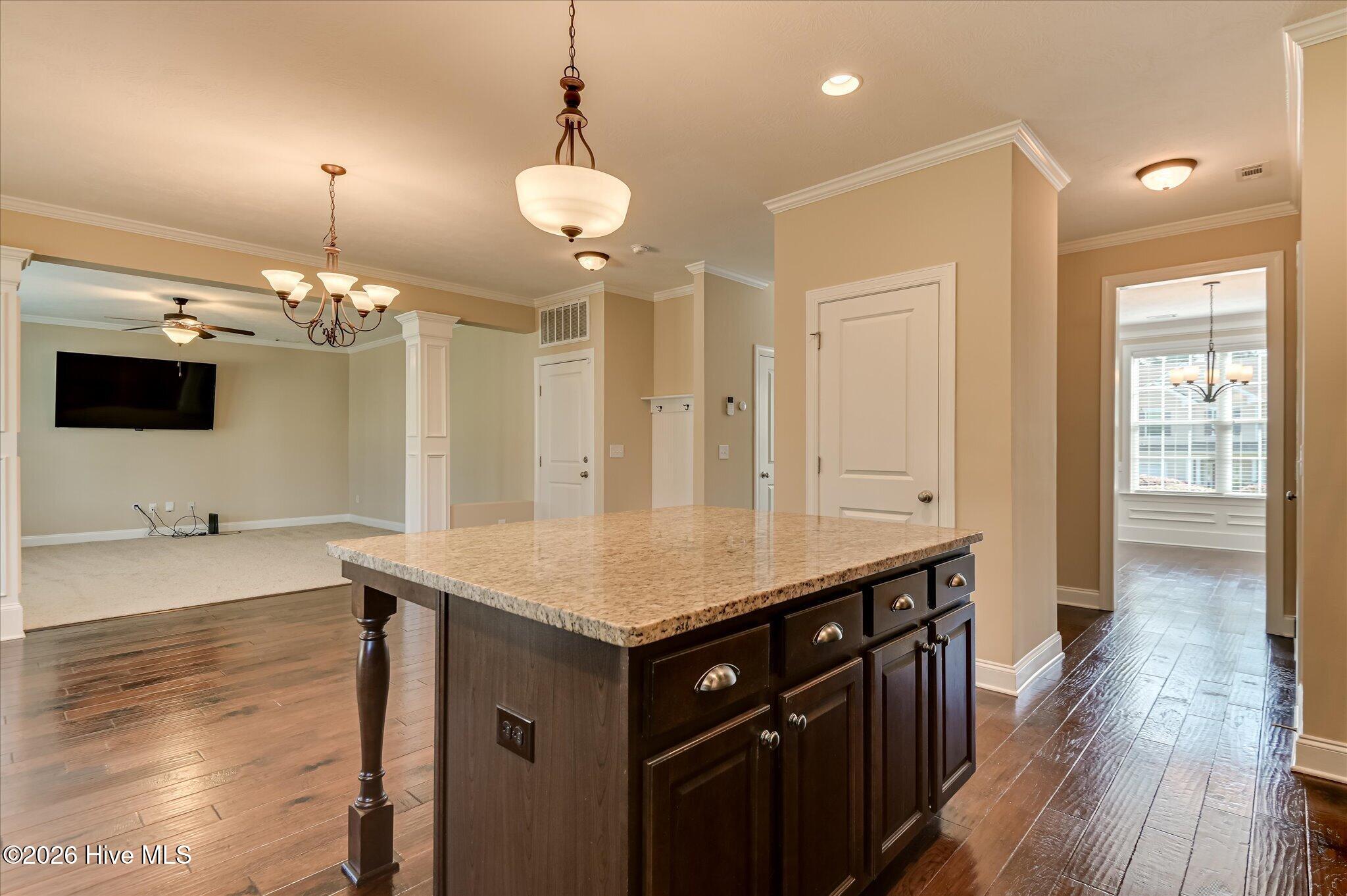 7066 Wethersfield Drive Property Photo 15