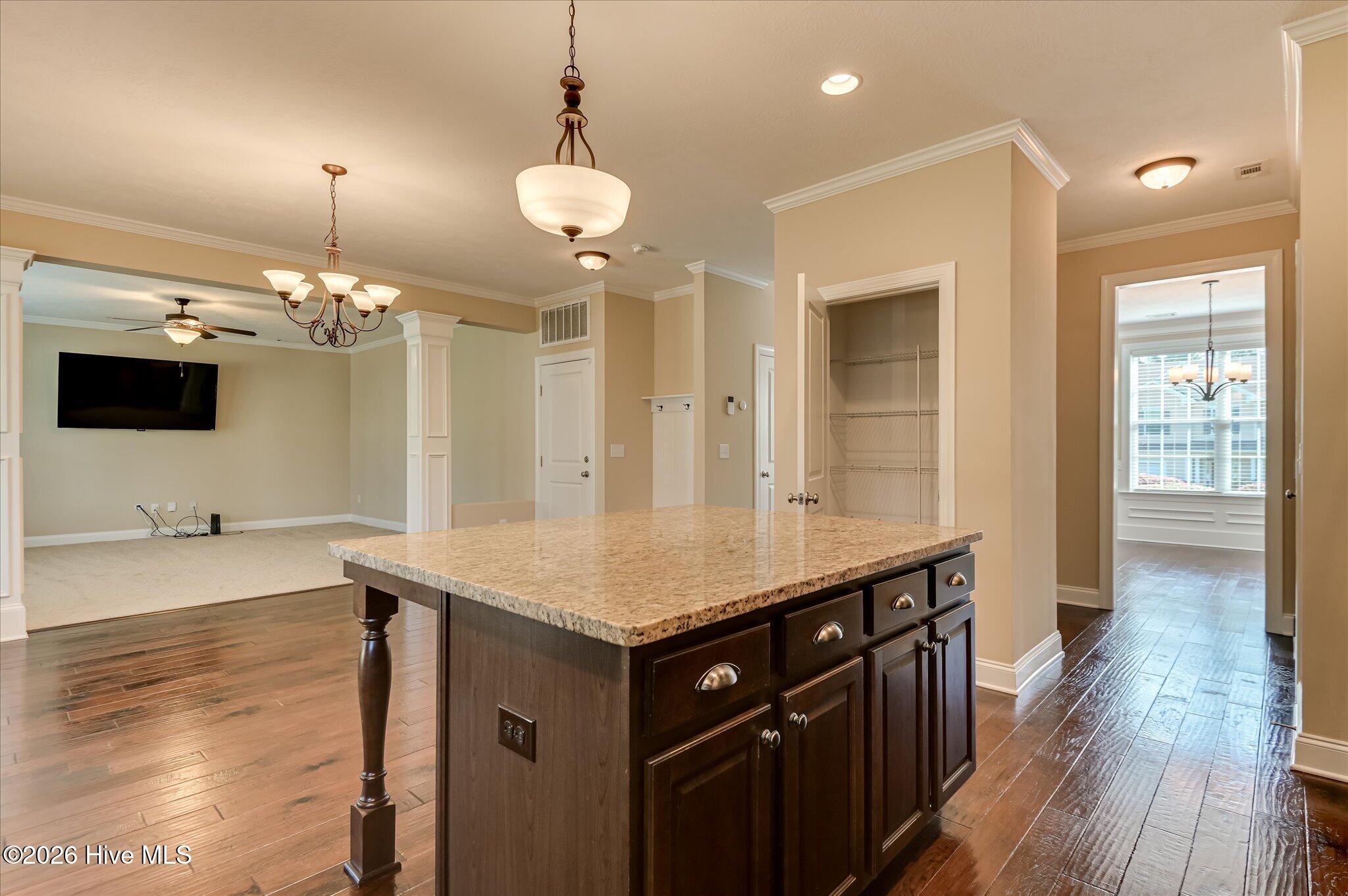 7066 Wethersfield Drive Property Photo 16