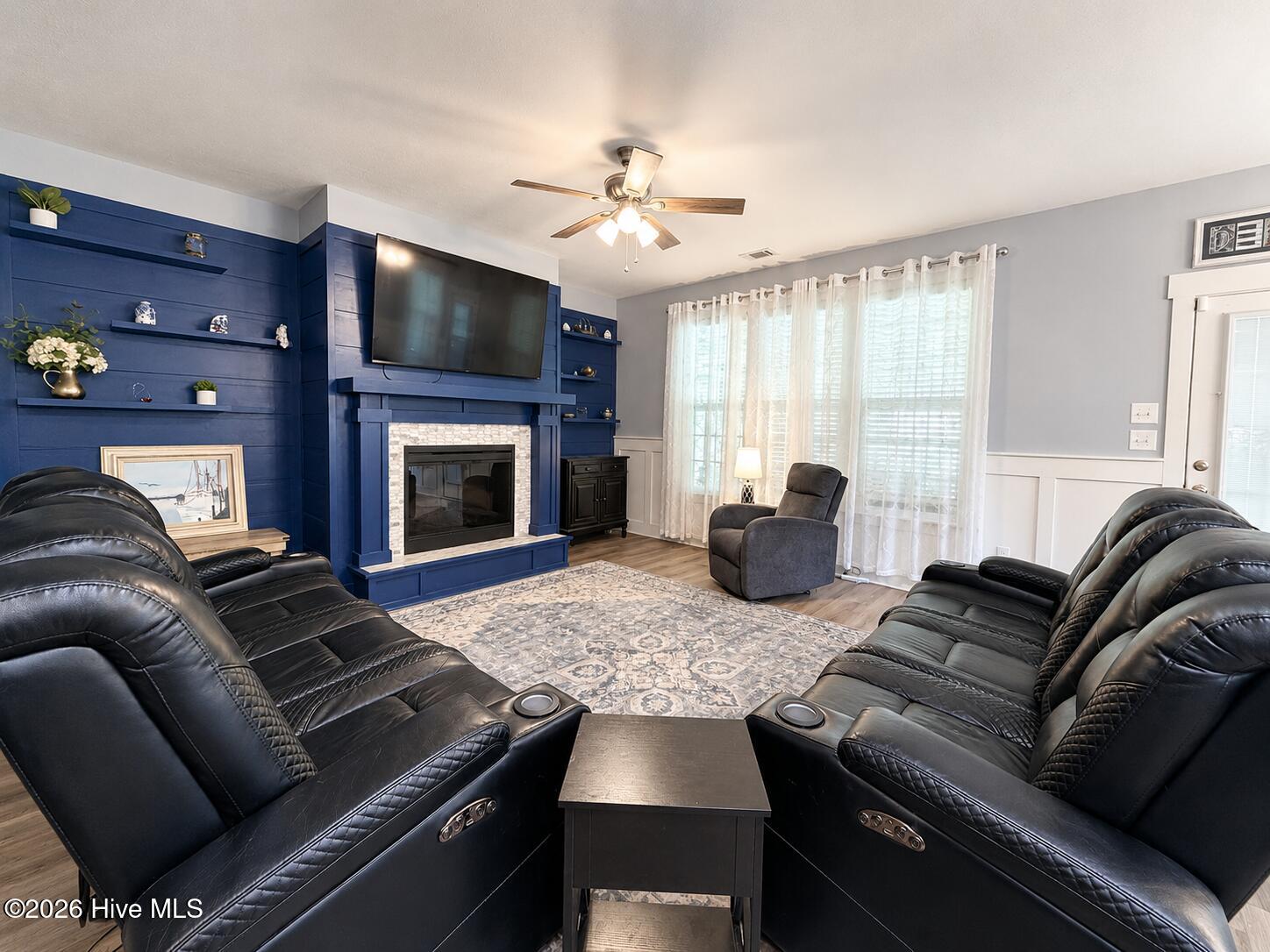 327 Drayton Way Property Photo 7