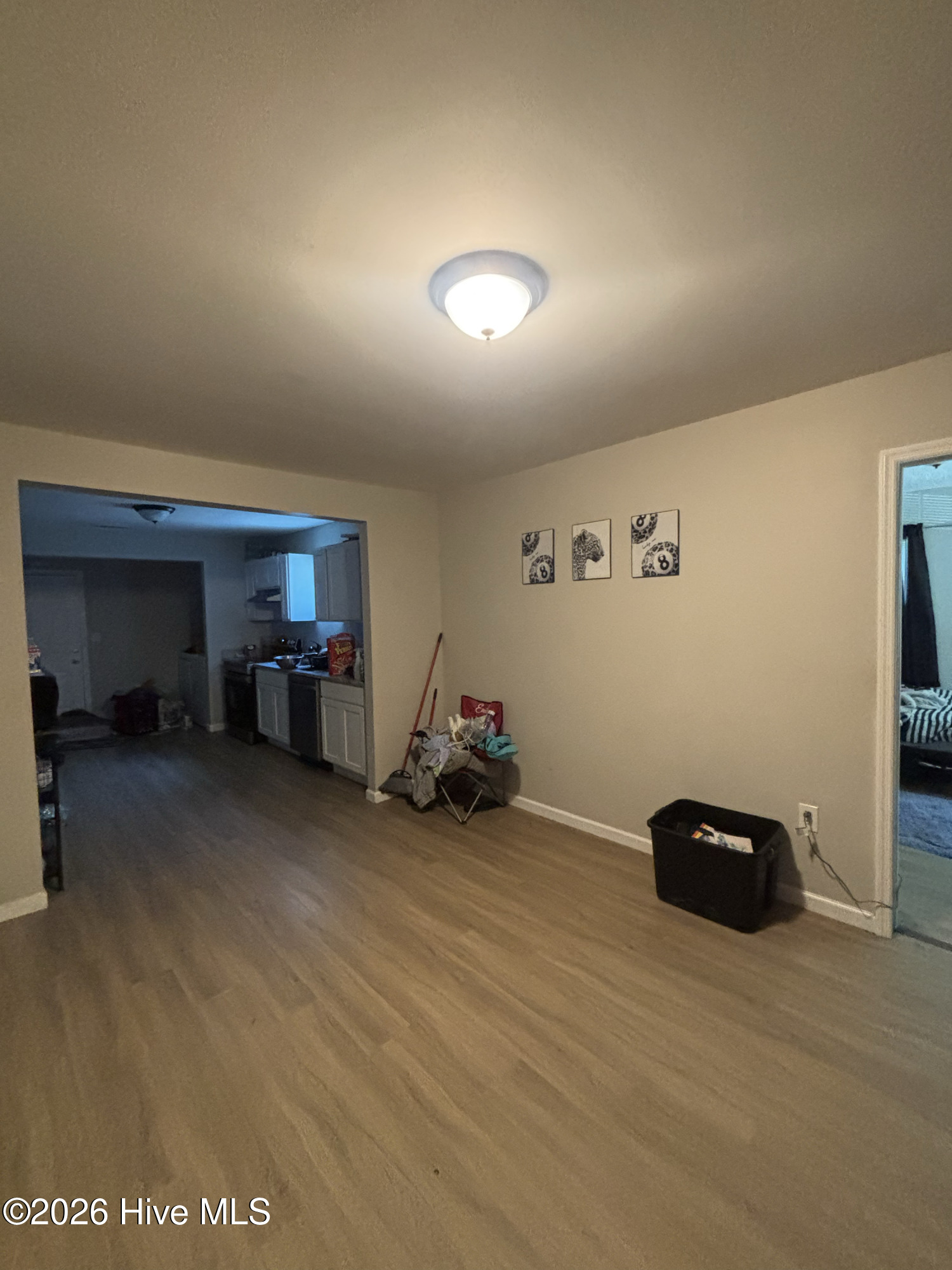 2409 Cunningham Drive Property Photo 3