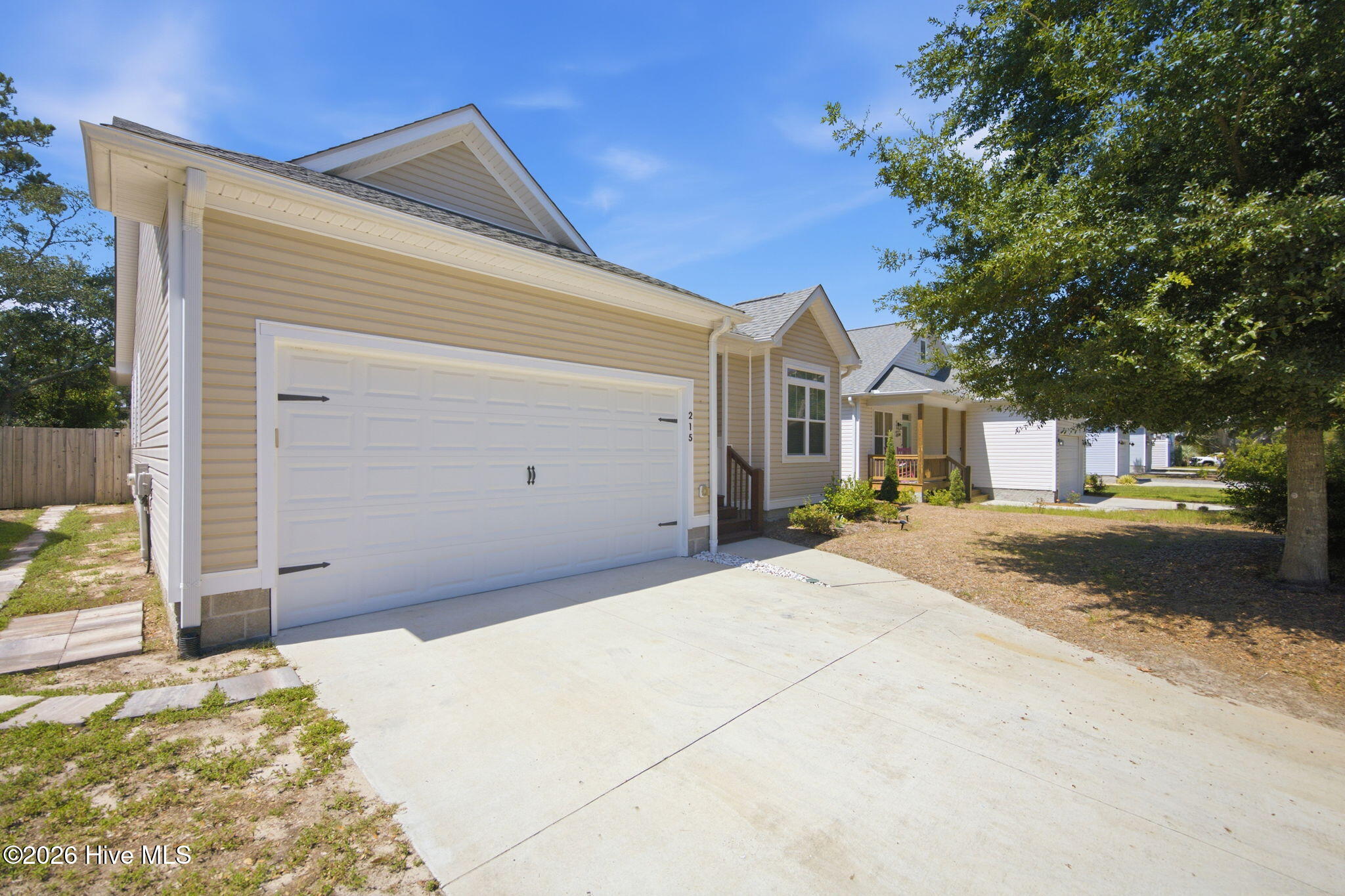 215 Ne 54th Street Property Photo 3