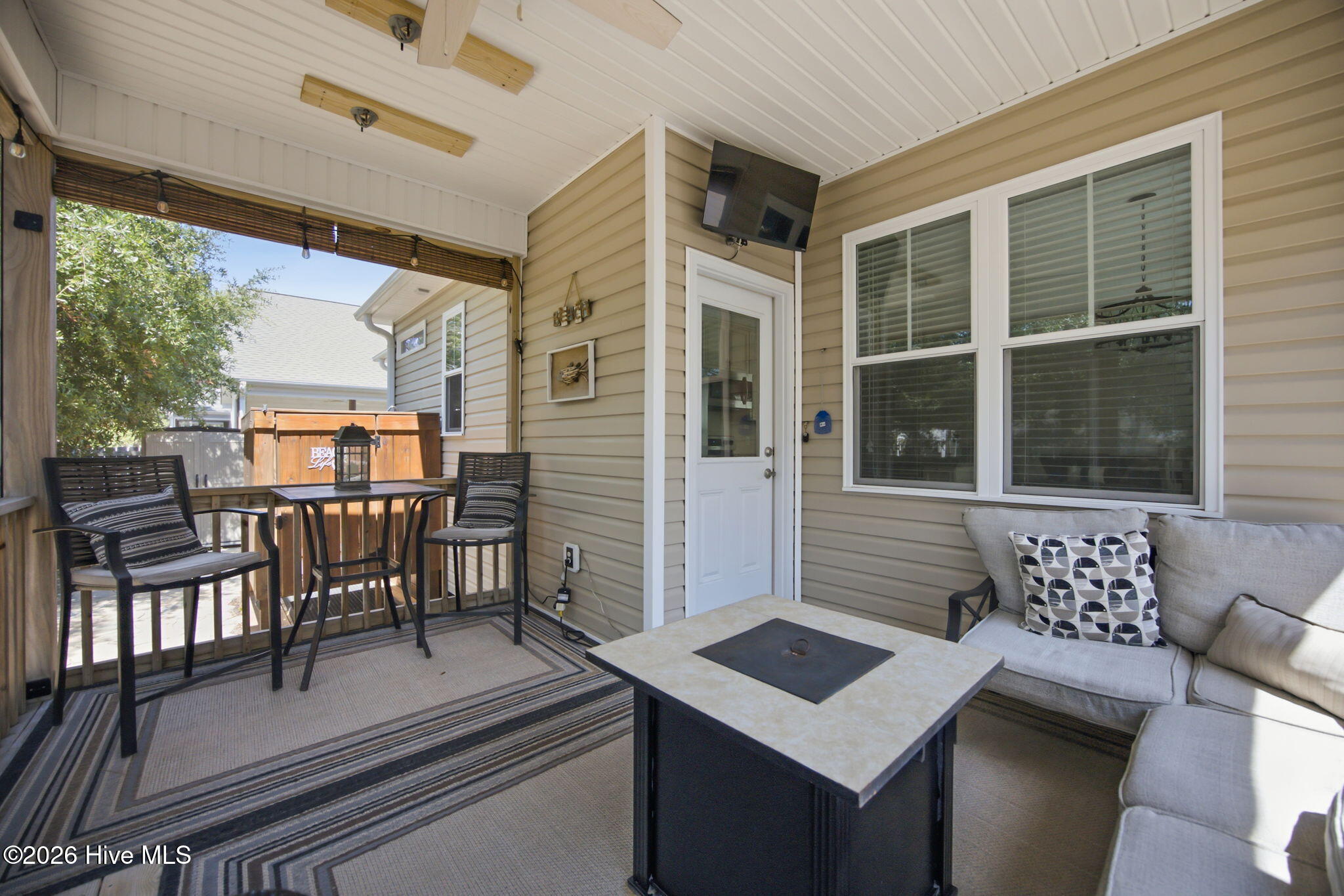 215 Ne 54th Street Property Photo 33