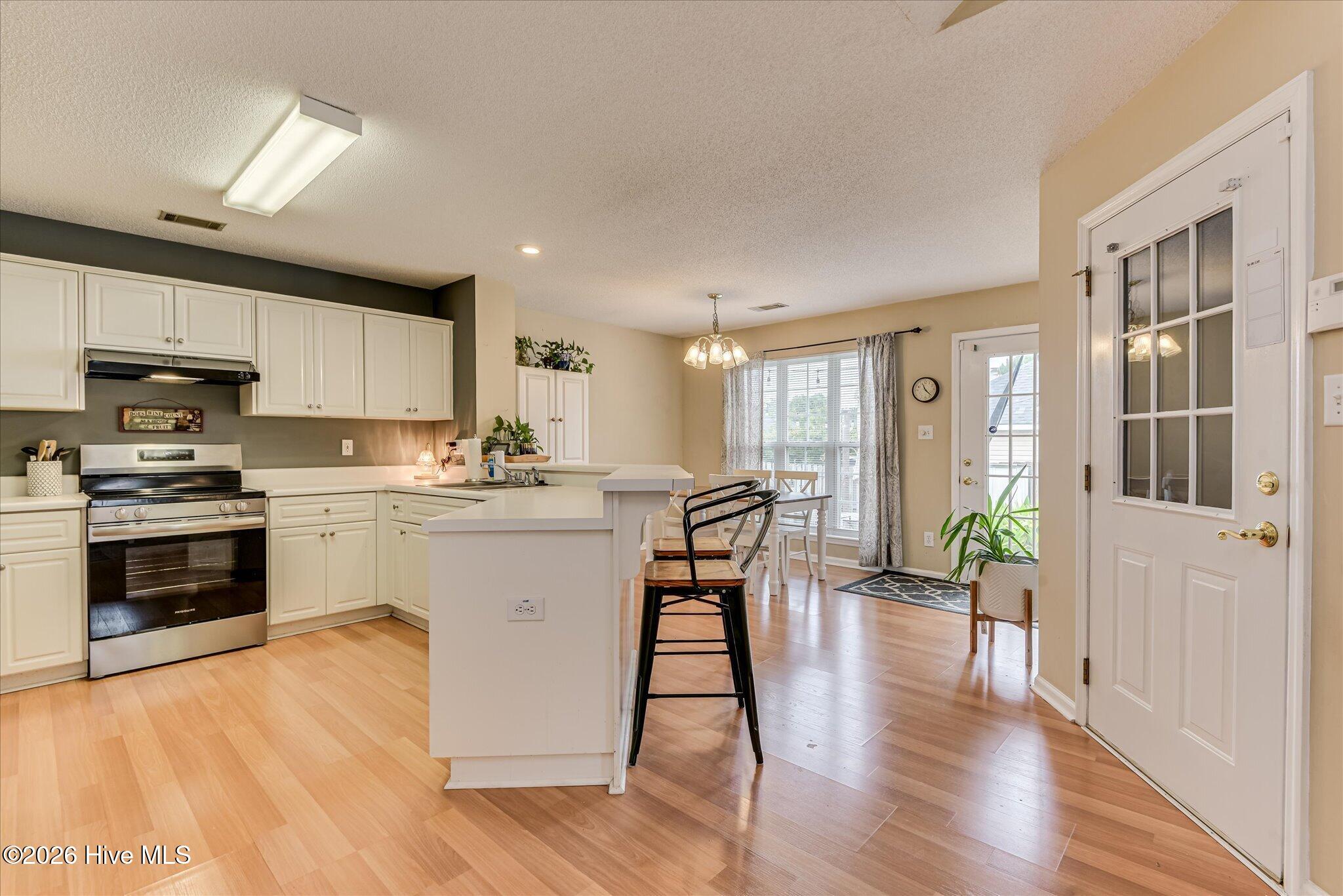 302 Alcock Way Property Photo 15