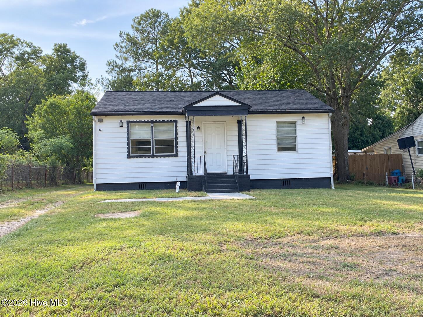 1915 Virginia Avenue Property Photo 1