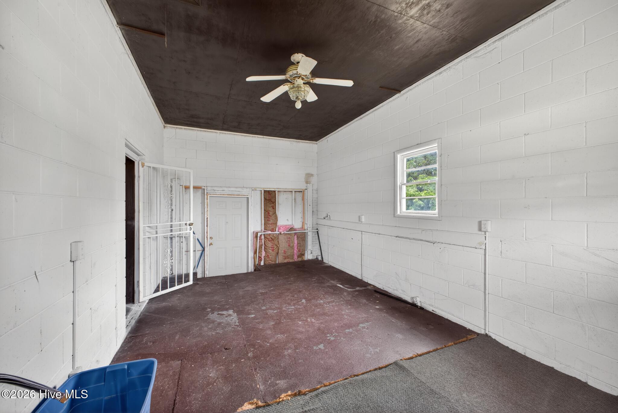 4041 Mike Padgett Highway Property Photo 5