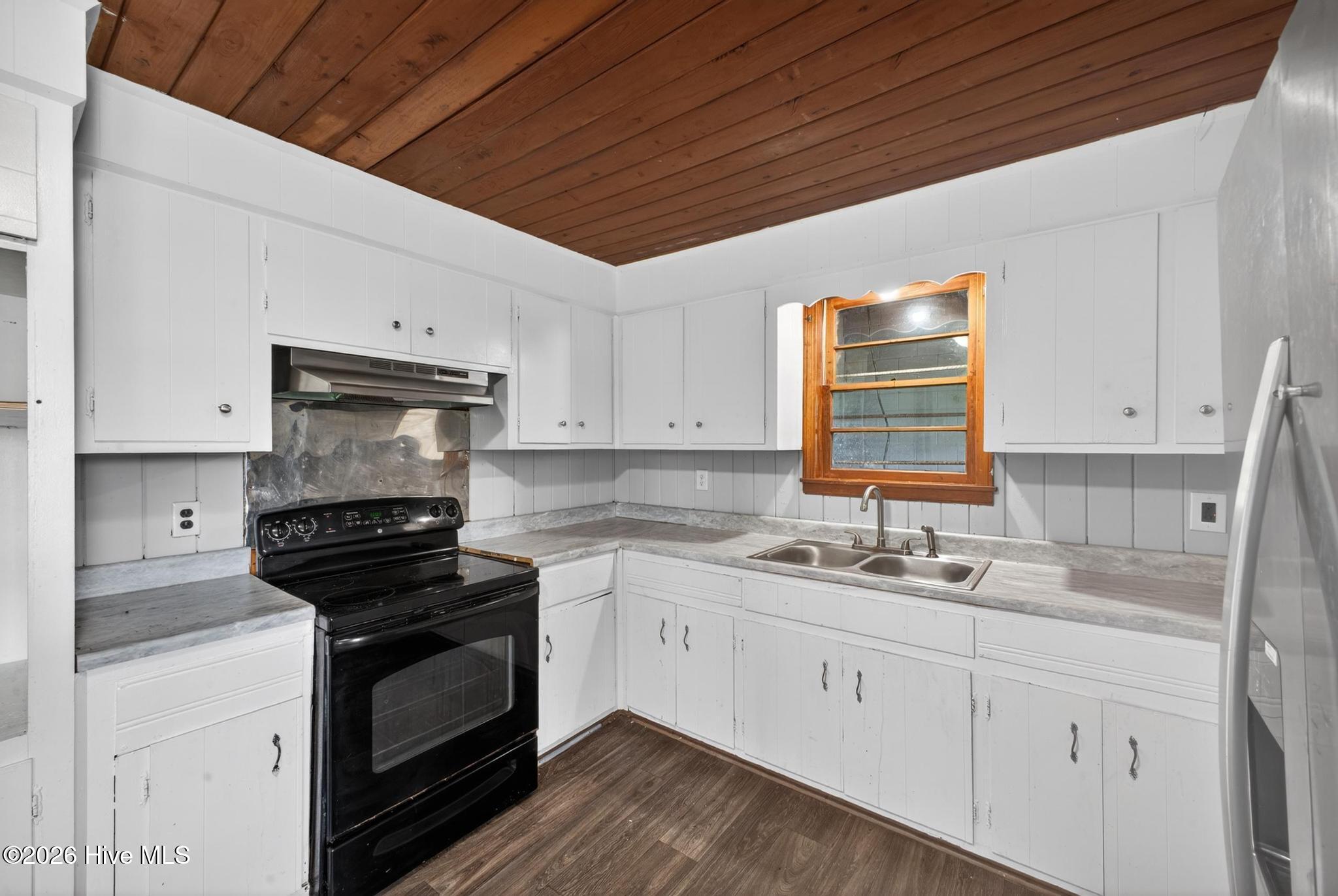 4041 Mike Padgett Highway Property Photo 11