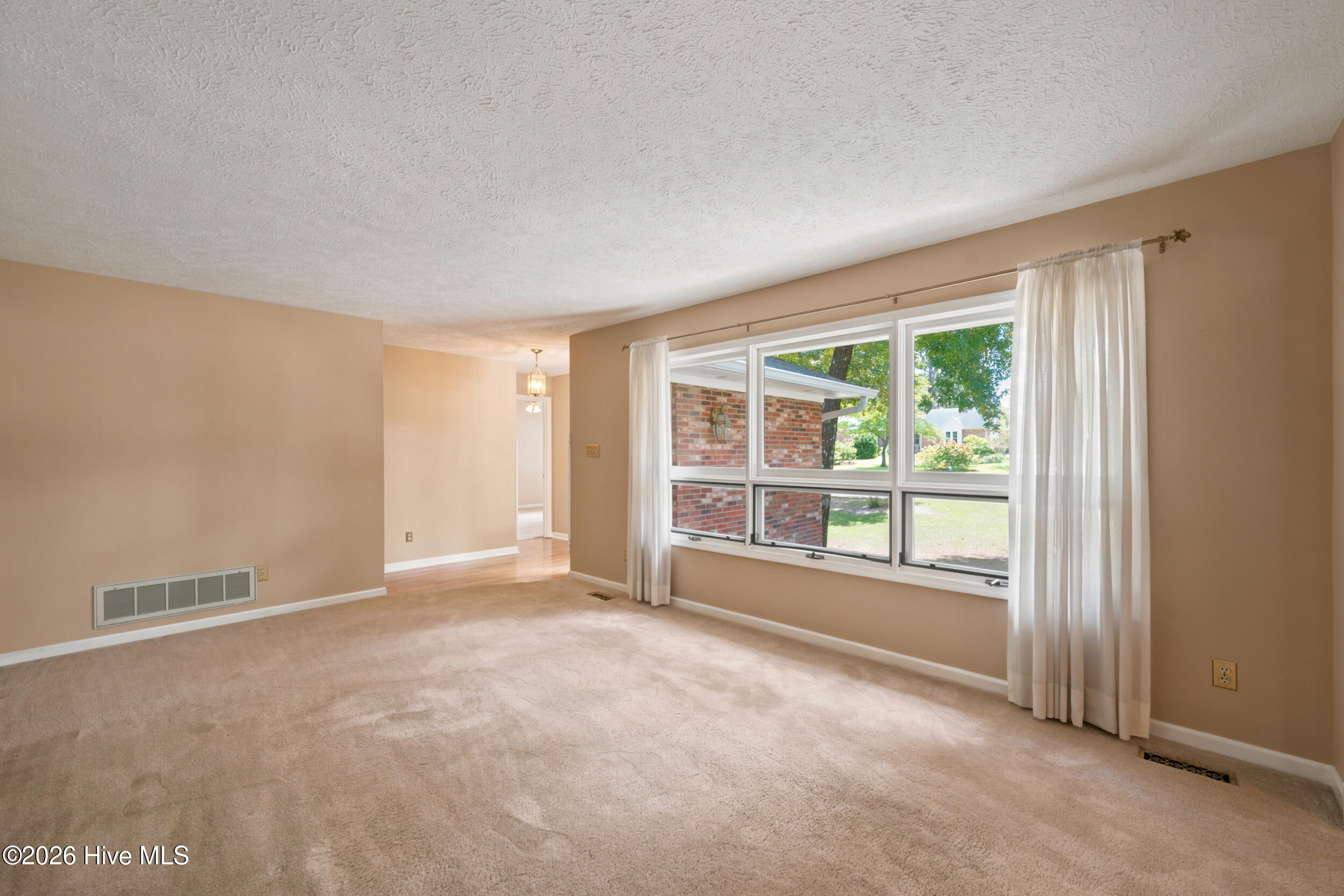 204 Cherry Hills Drive Property Photo 14