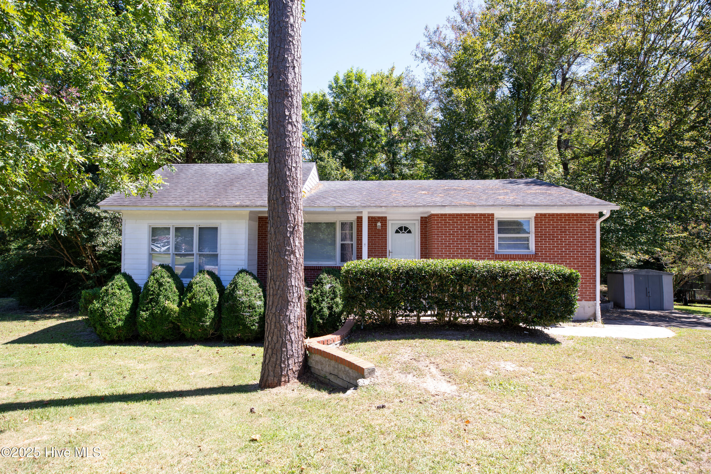 218 Edgewood Drive Property Photo 1