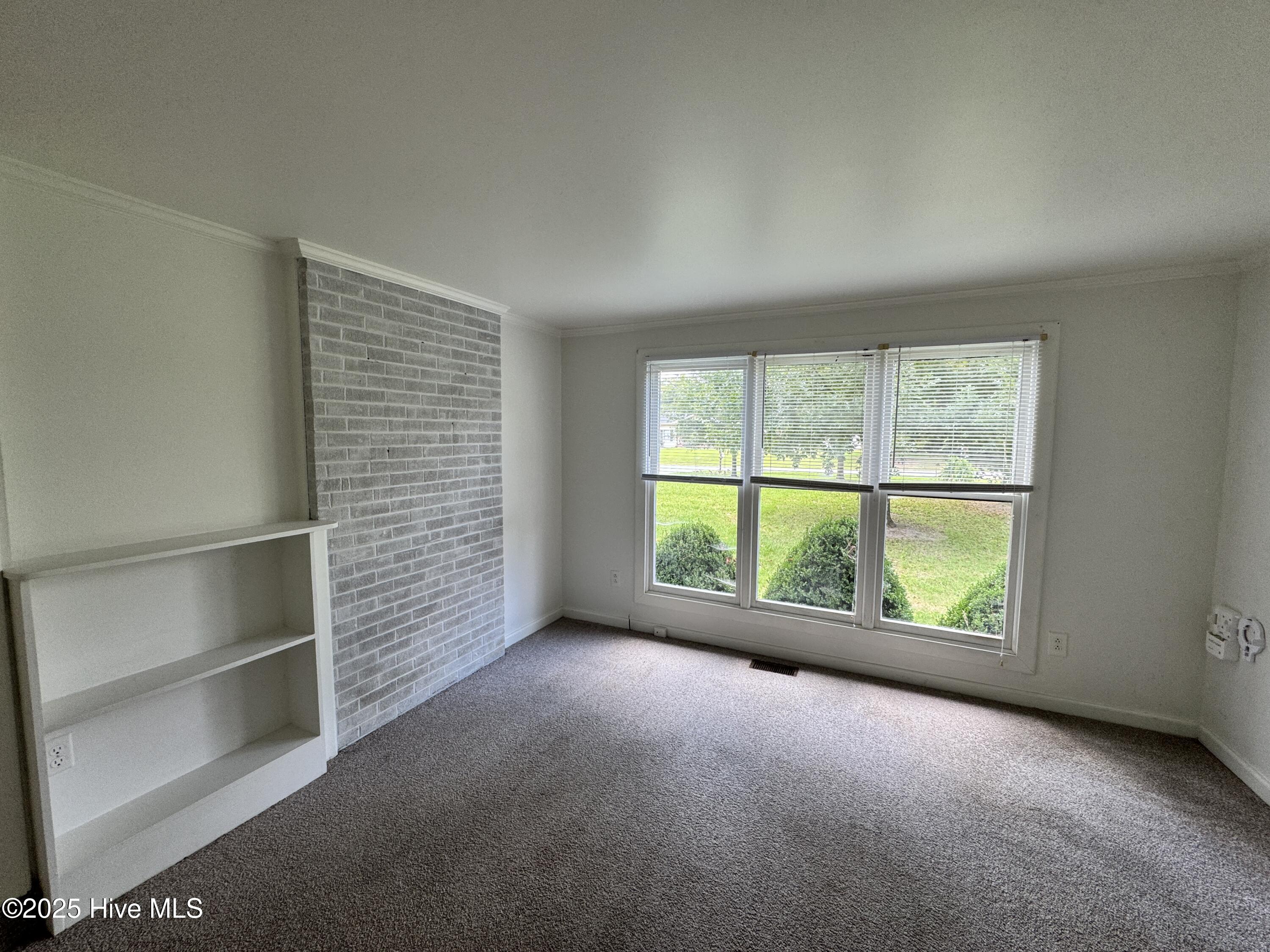 218 Edgewood Drive Property Photo 4