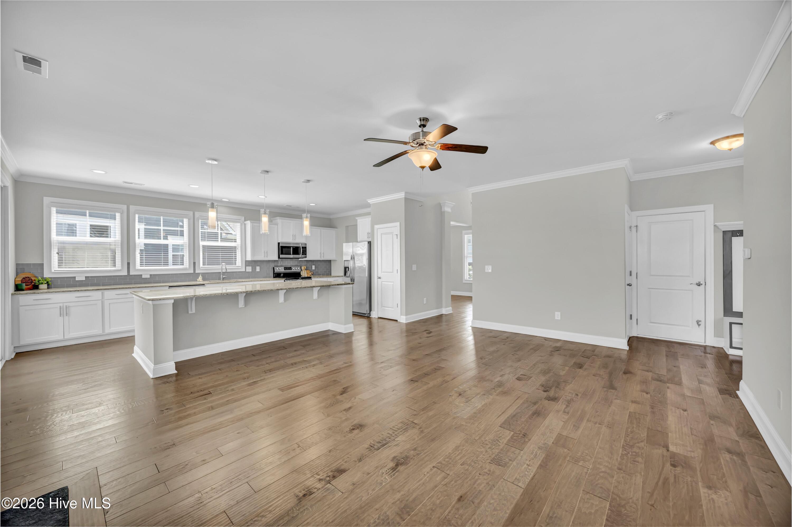 7924 Champlain Drive Property Photo 10